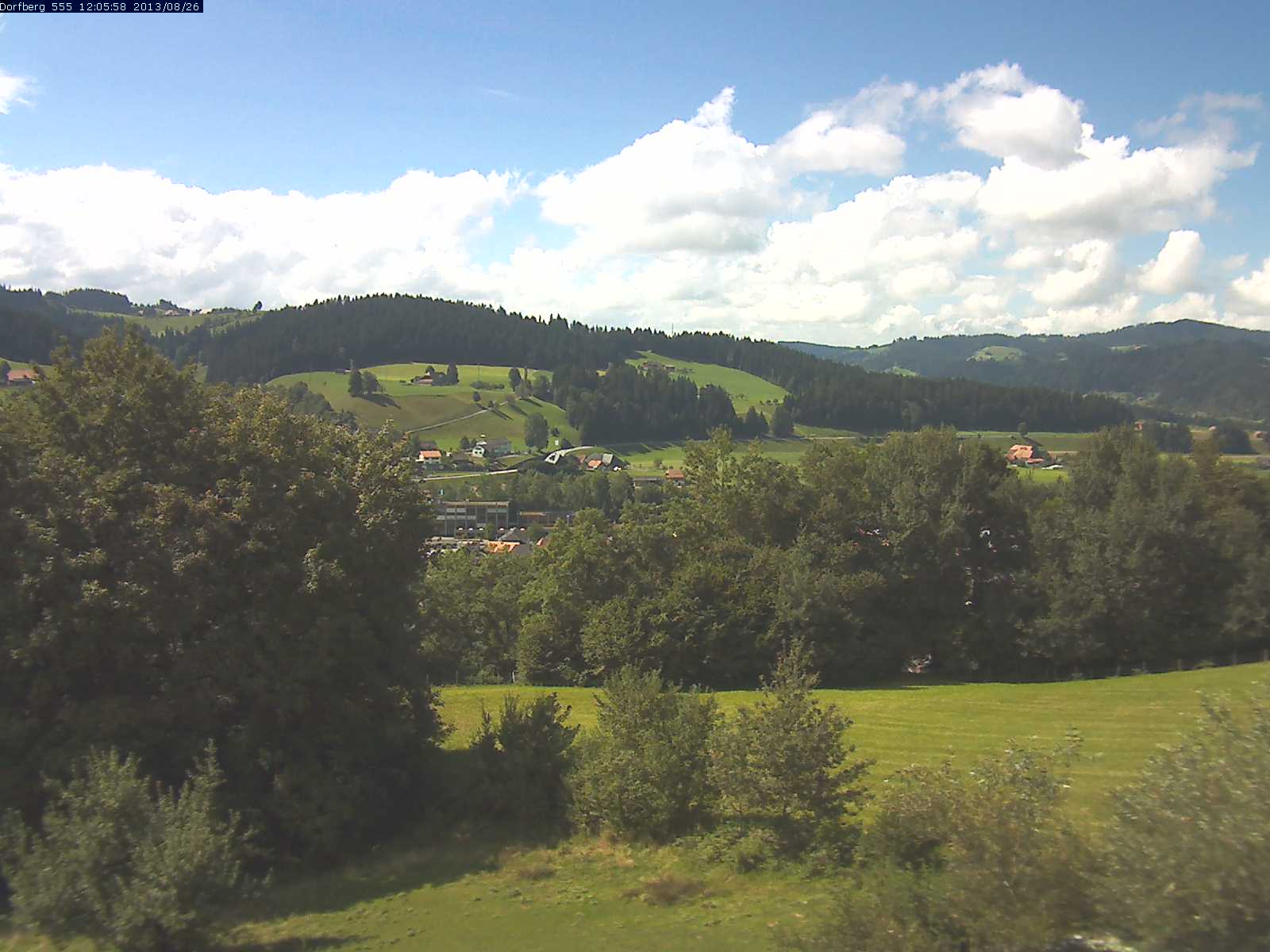 Webcam-Bild: Aussicht vom Dorfberg in Langnau 20130826-120600