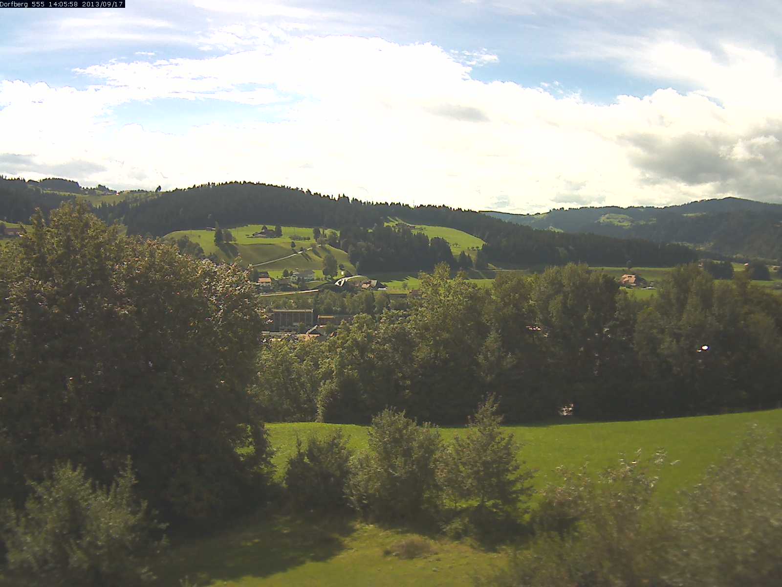 Webcam-Bild: Aussicht vom Dorfberg in Langnau 20130917-140600