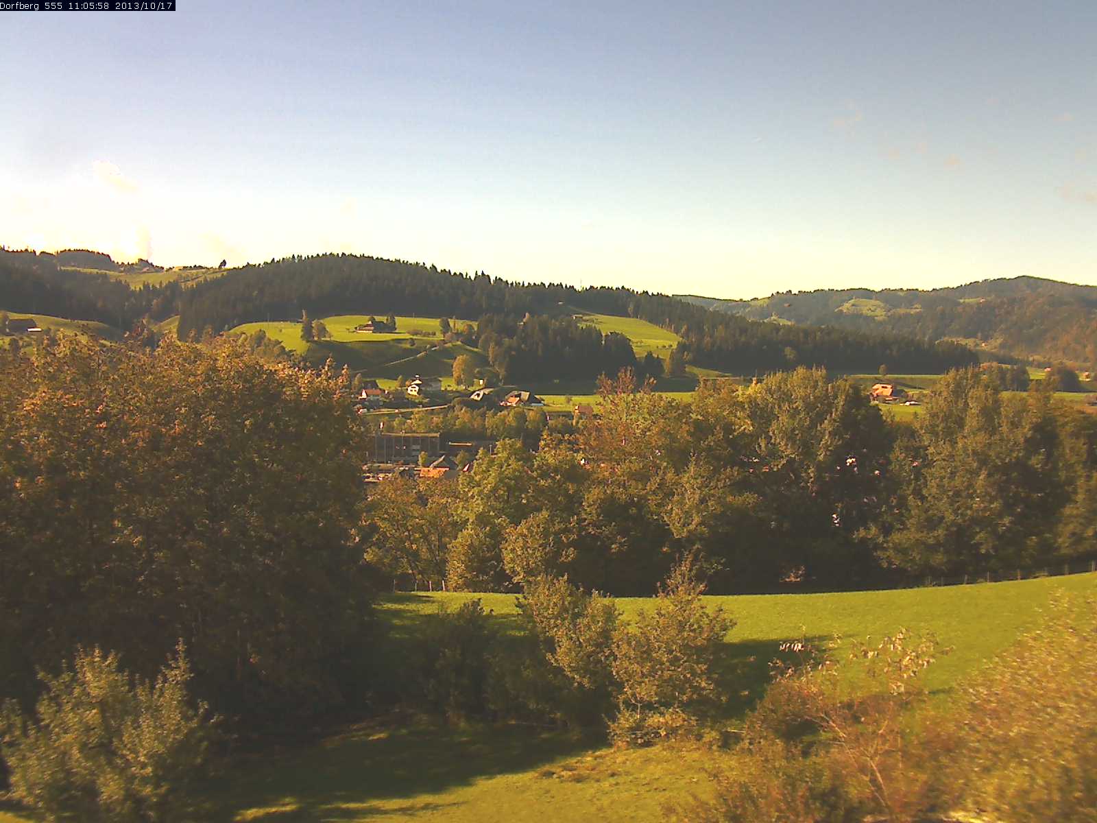 Webcam-Bild: Aussicht vom Dorfberg in Langnau 20131017-110600