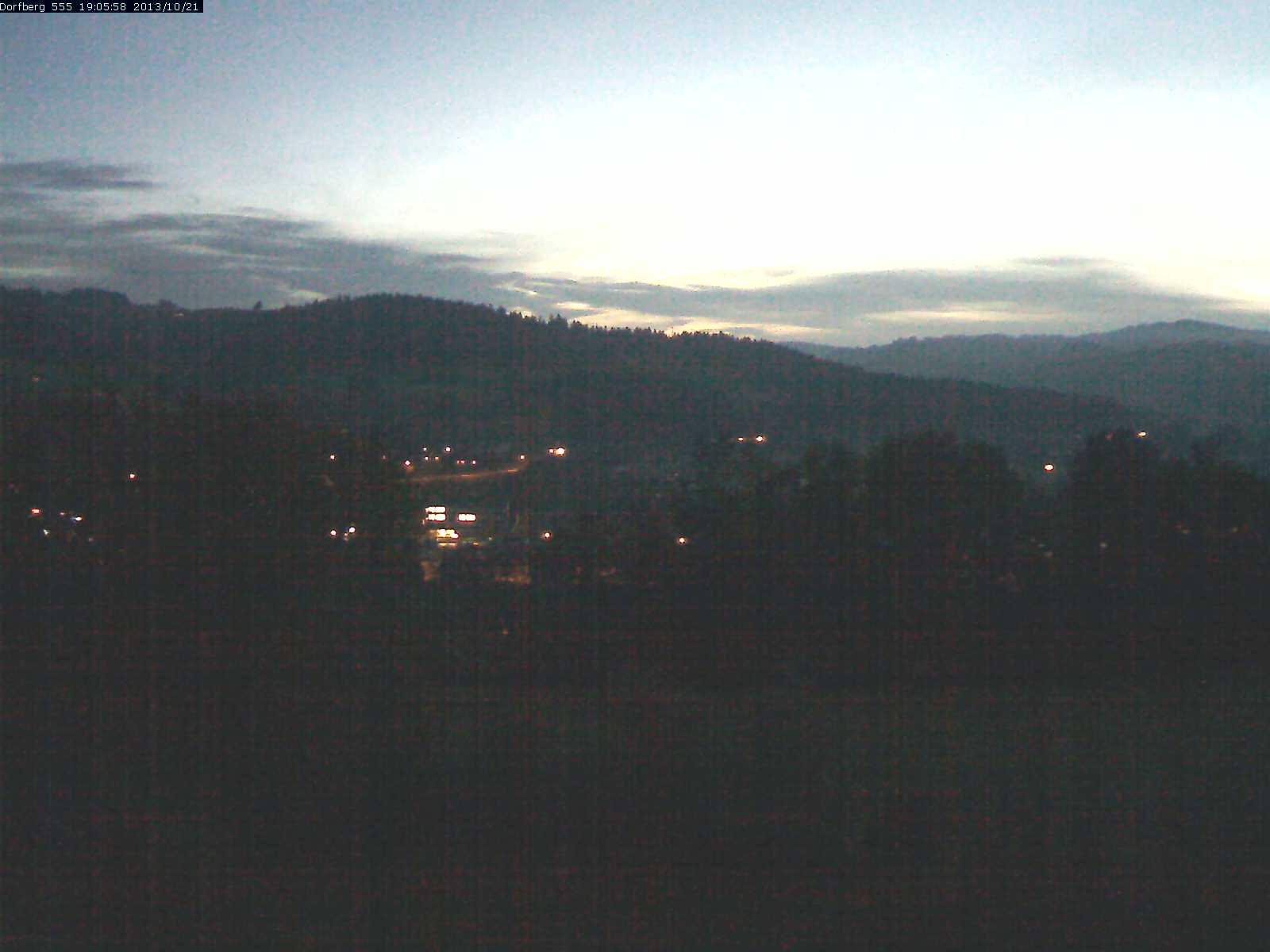 Webcam-Bild: Aussicht vom Dorfberg in Langnau 20131021-190600