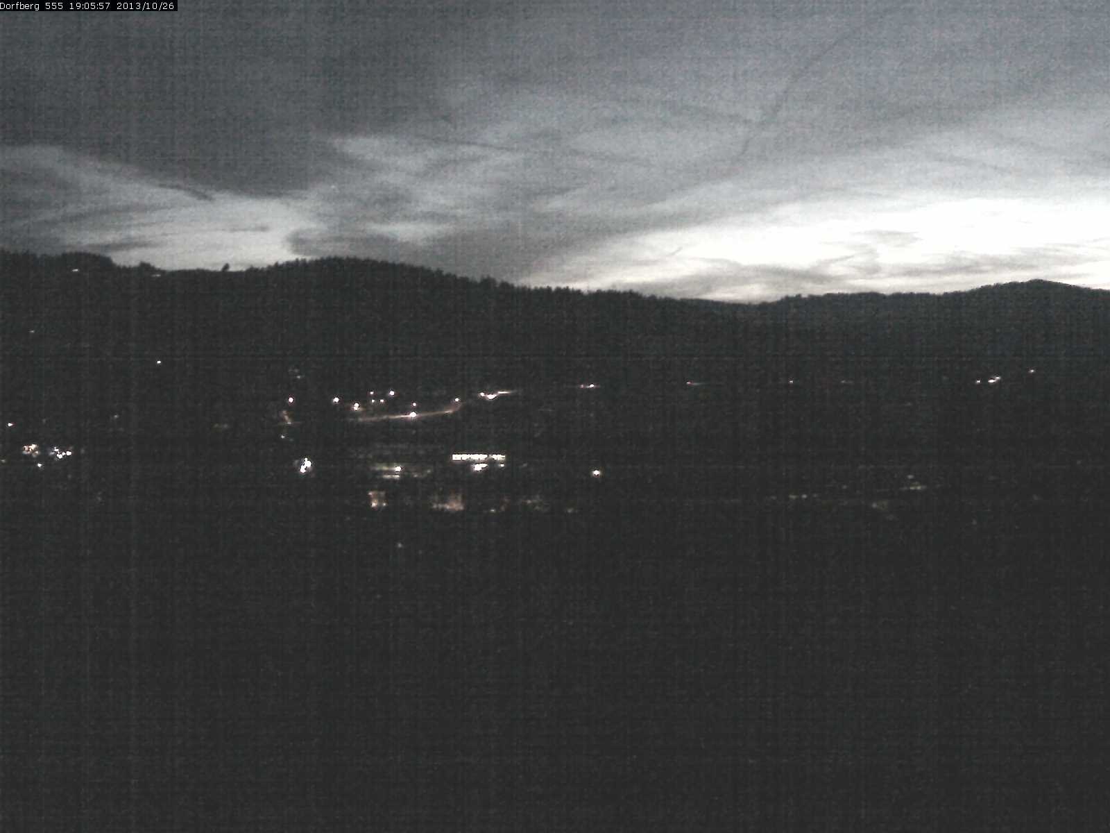 Webcam-Bild: Aussicht vom Dorfberg in Langnau 20131026-190600