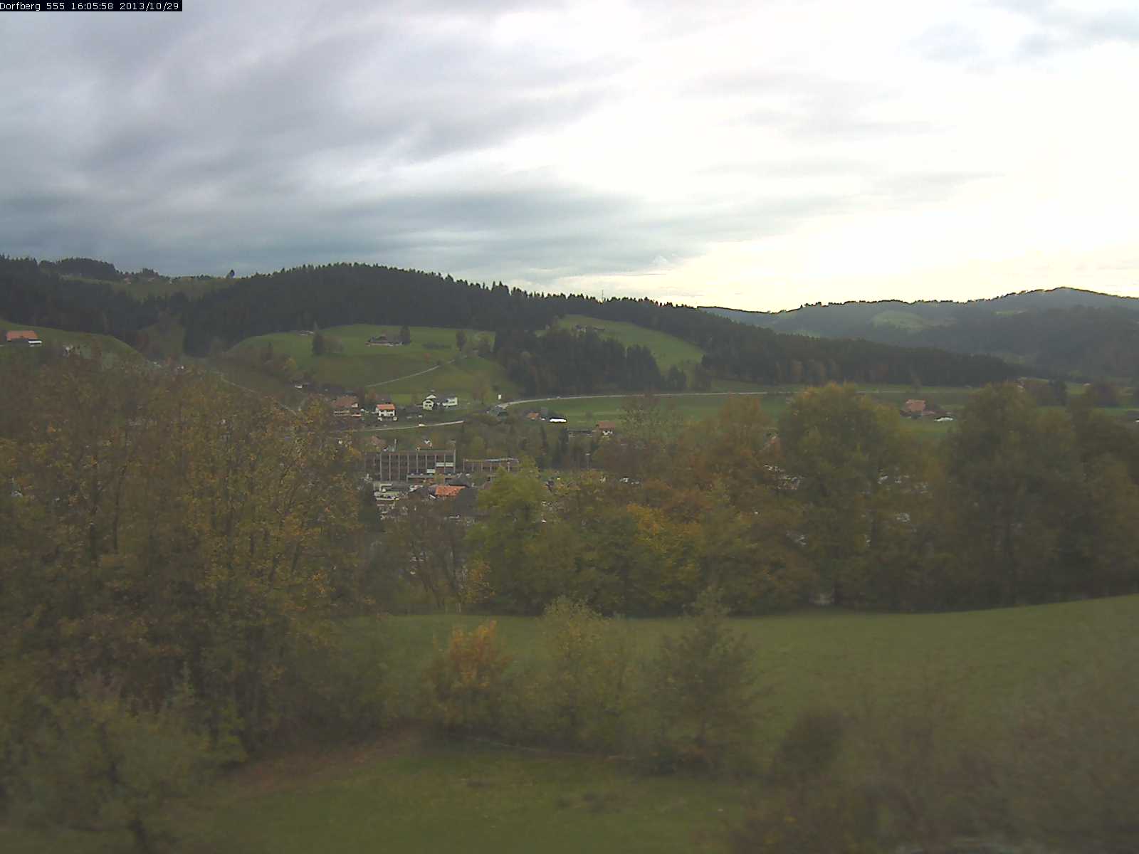 Webcam-Bild: Aussicht vom Dorfberg in Langnau 20131029-160600