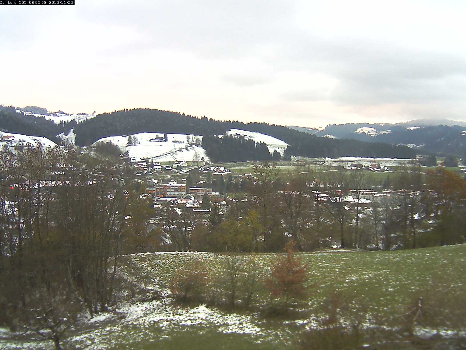 Webcam-Bild: Aussicht vom Dorfberg in Langnau 20131125-080600