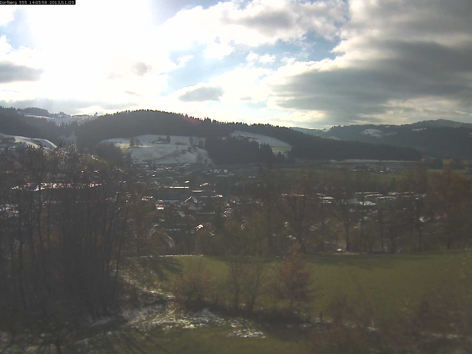 Webcam-Bild: Aussicht vom Dorfberg in Langnau 20131125-140600