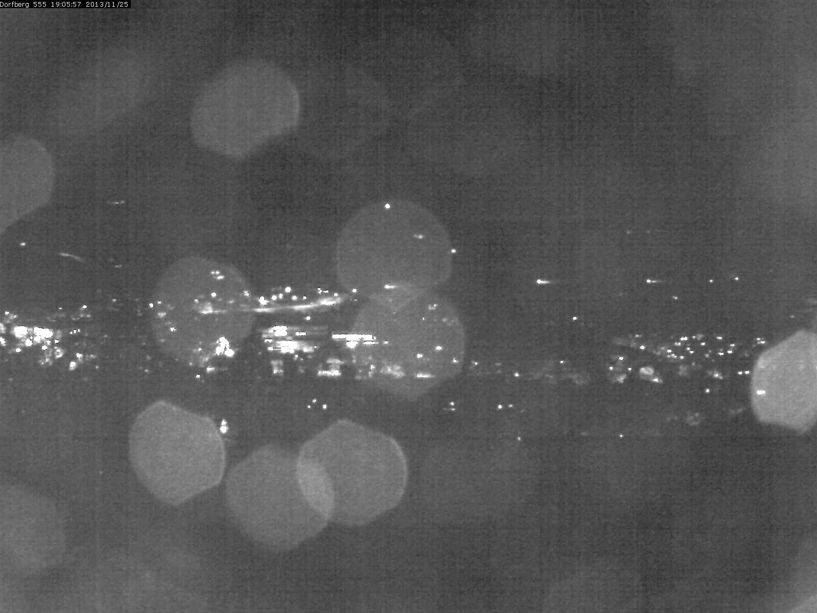 Webcam-Bild: Aussicht vom Dorfberg in Langnau 20131125-190600
