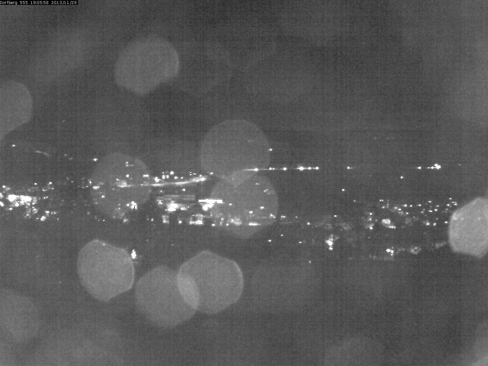 Webcam-Bild: Aussicht vom Dorfberg in Langnau 20131129-190600