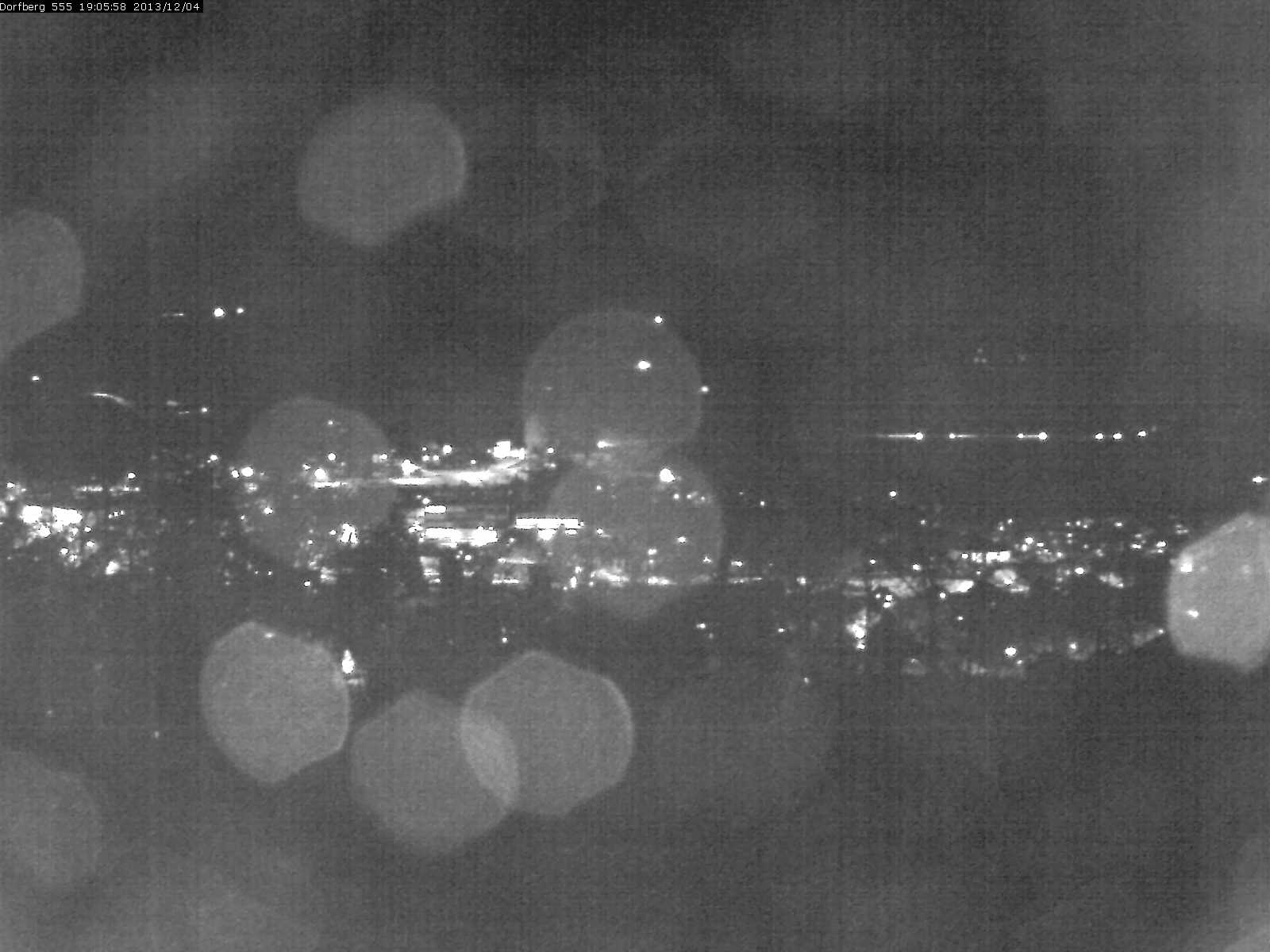 Webcam-Bild: Aussicht vom Dorfberg in Langnau 20131204-190600