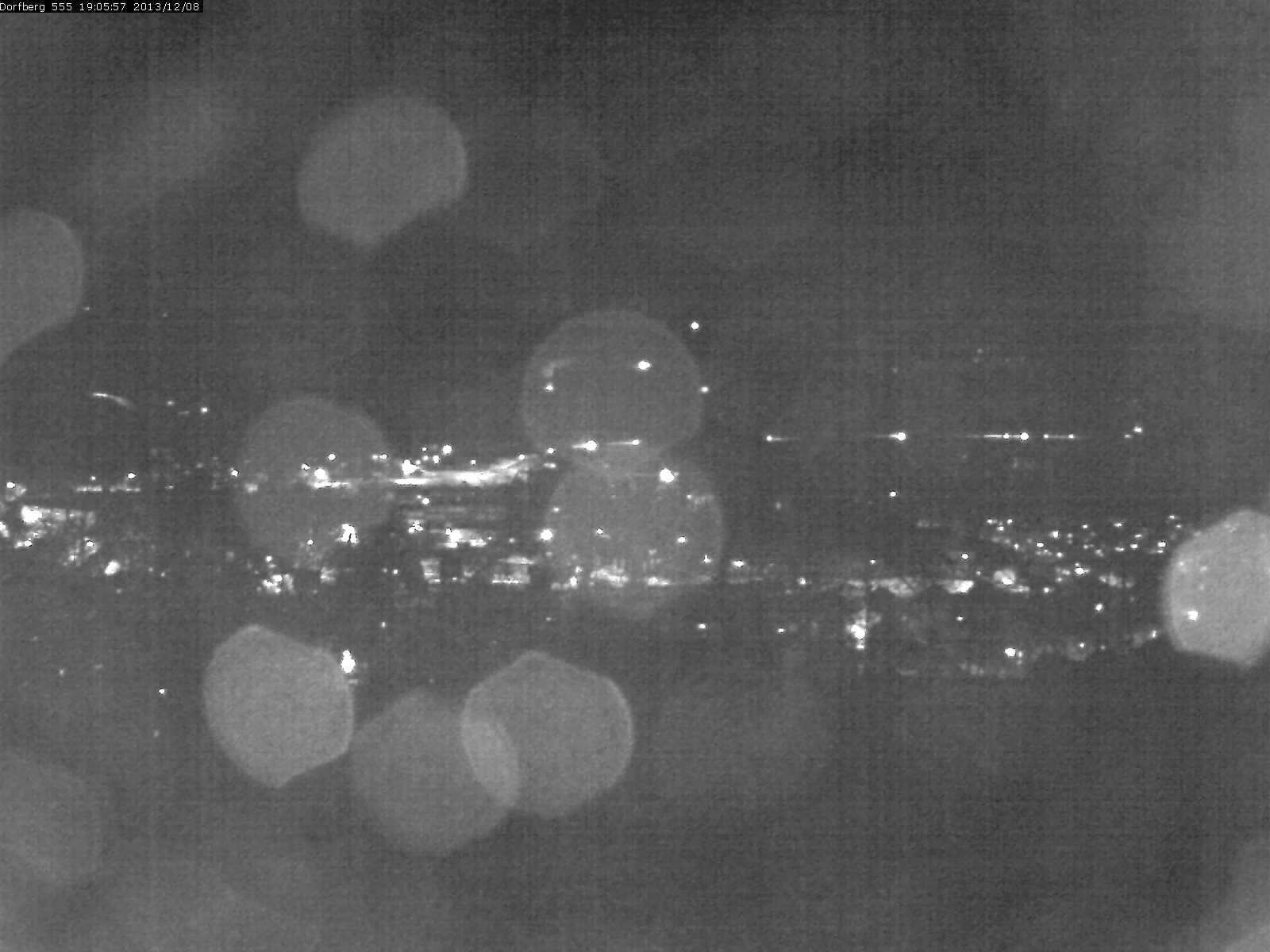 Webcam-Bild: Aussicht vom Dorfberg in Langnau 20131208-190600