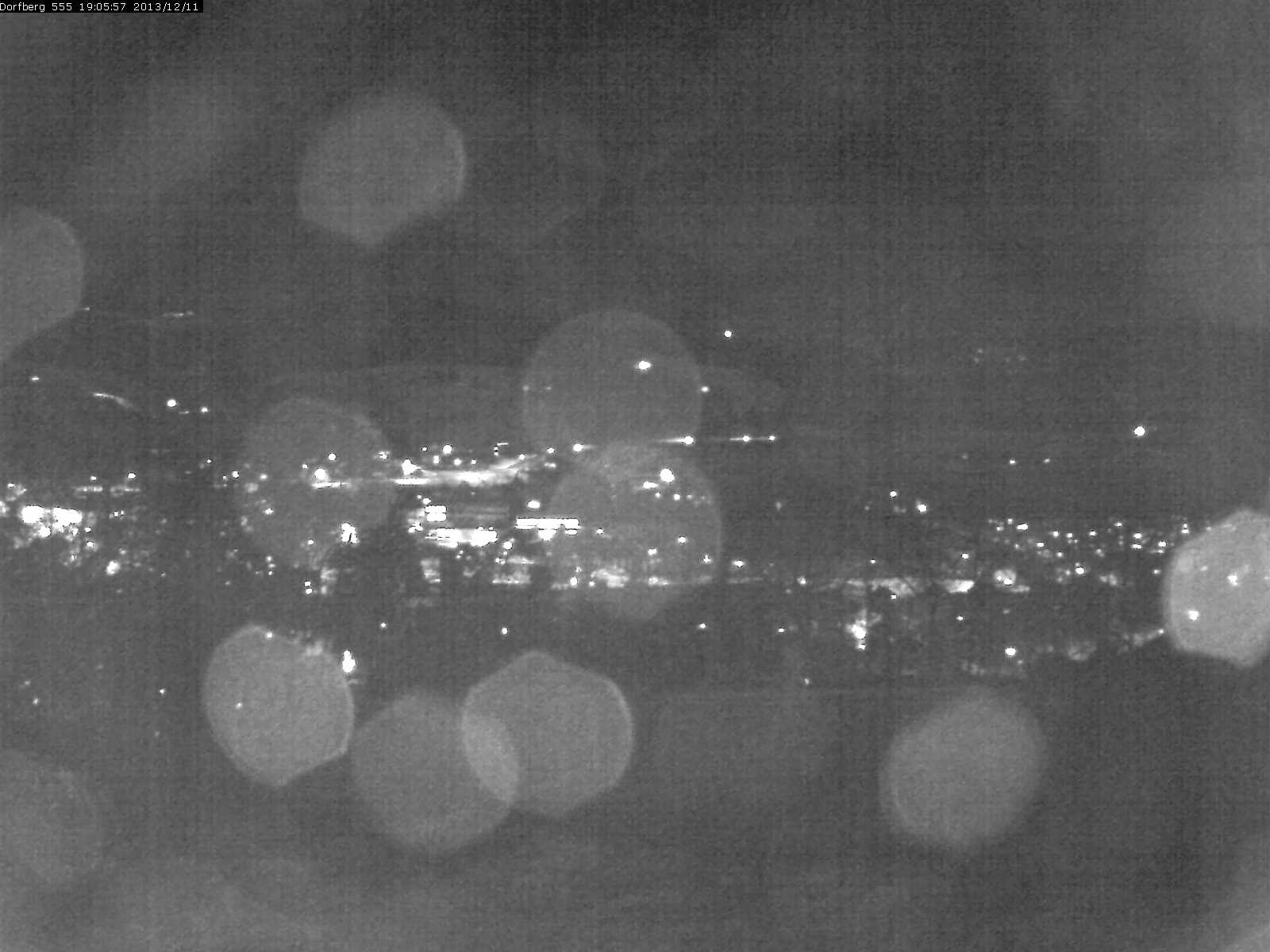 Webcam-Bild: Aussicht vom Dorfberg in Langnau 20131211-190600