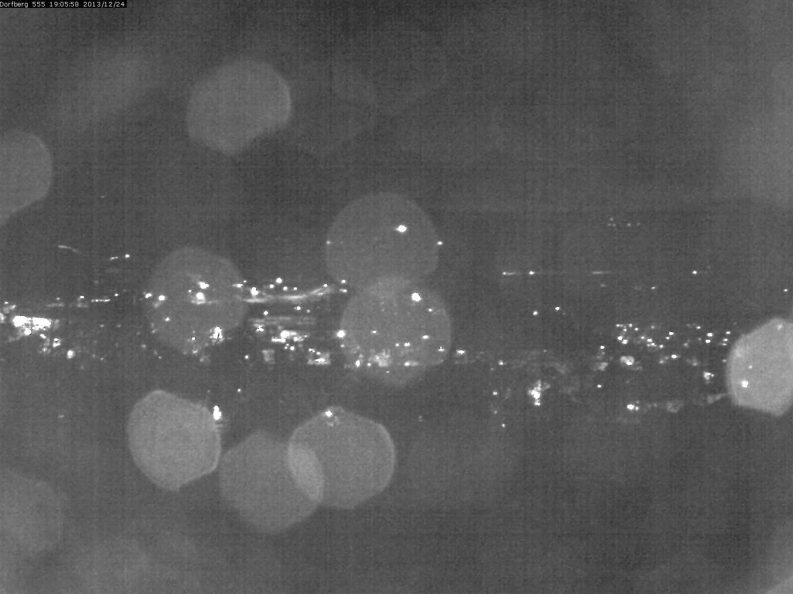 Webcam-Bild: Aussicht vom Dorfberg in Langnau 20131224-190600