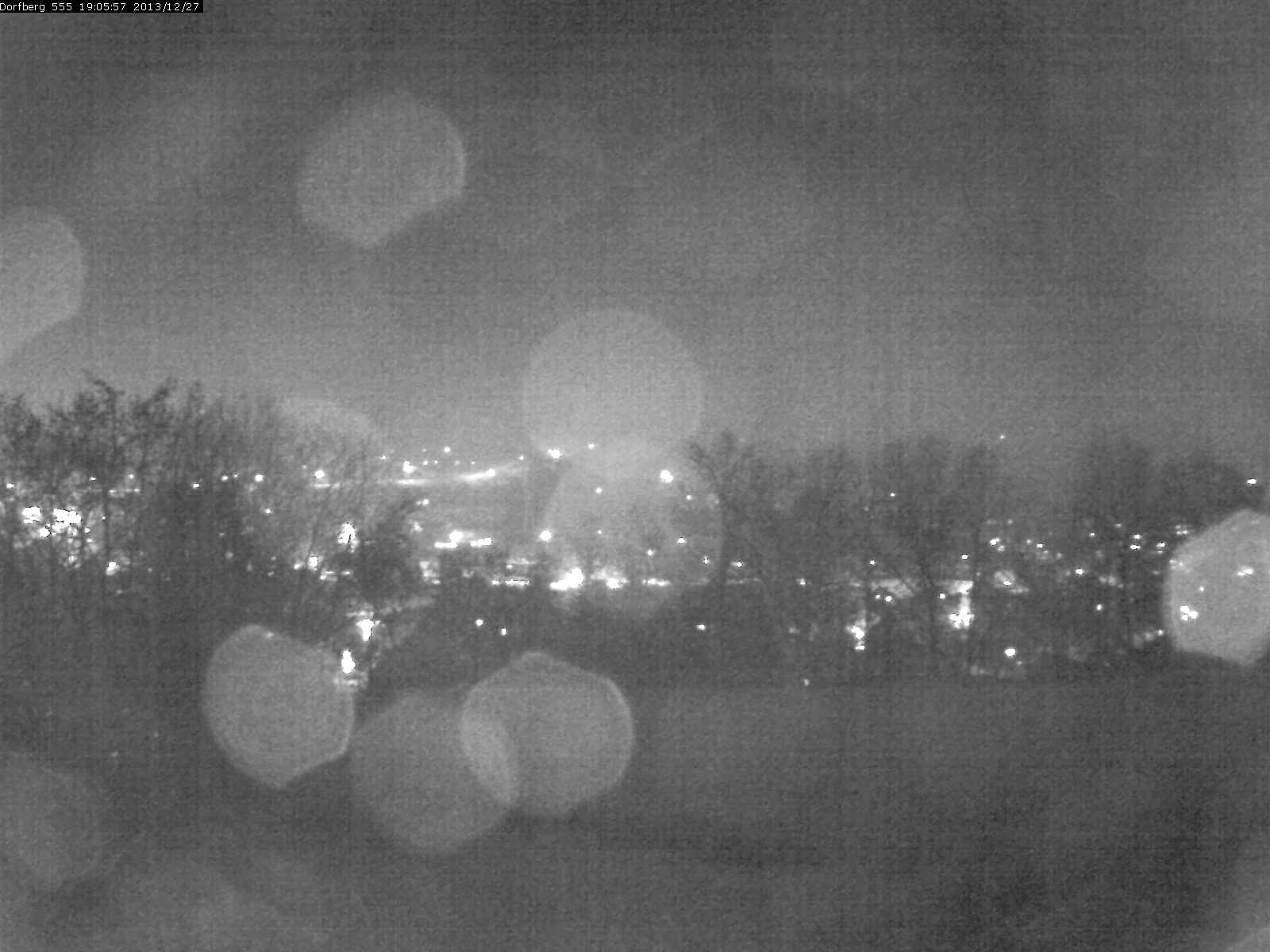 Webcam-Bild: Aussicht vom Dorfberg in Langnau 20131227-190600