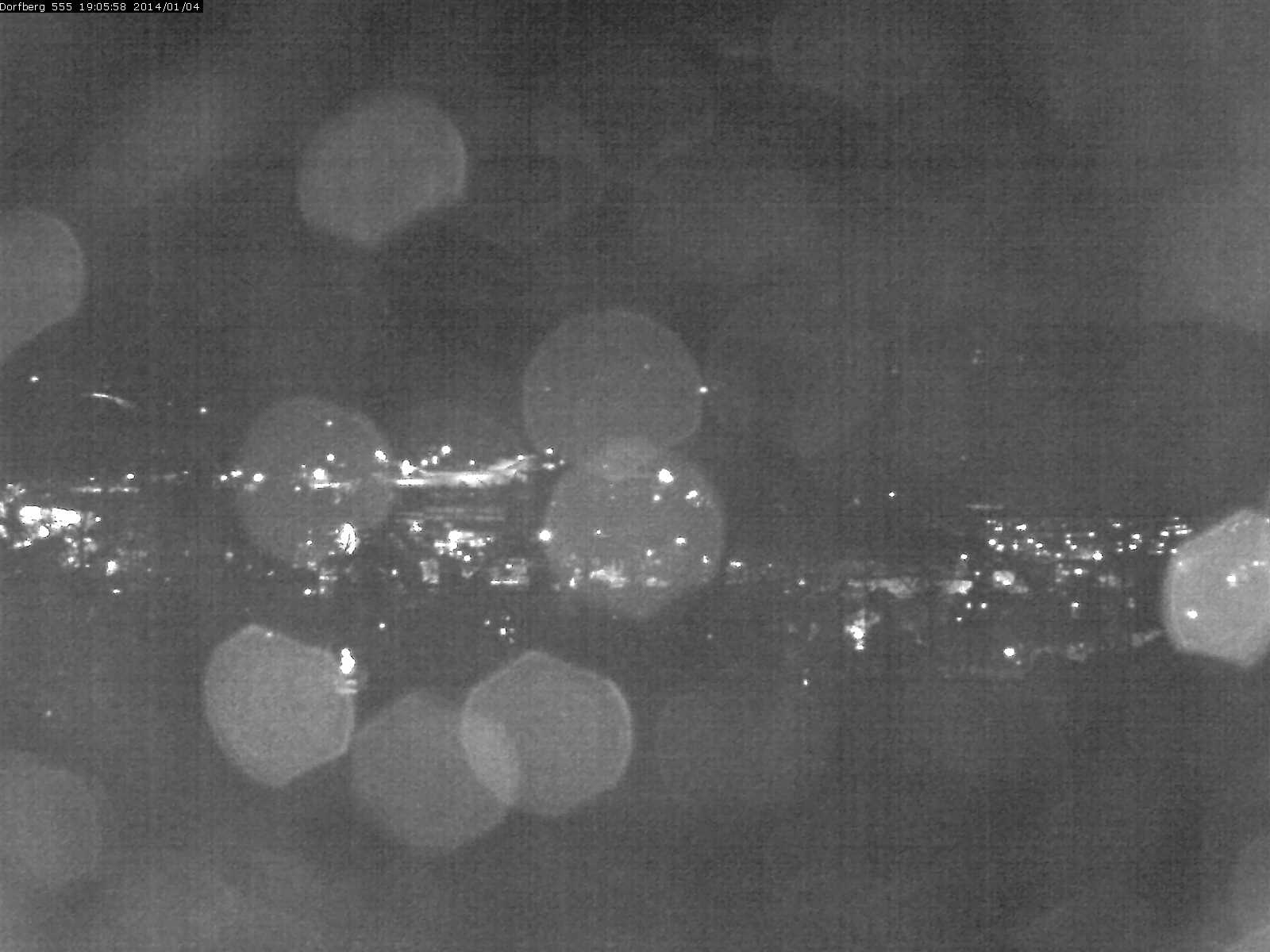 Webcam-Bild: Aussicht vom Dorfberg in Langnau 20140104-190600