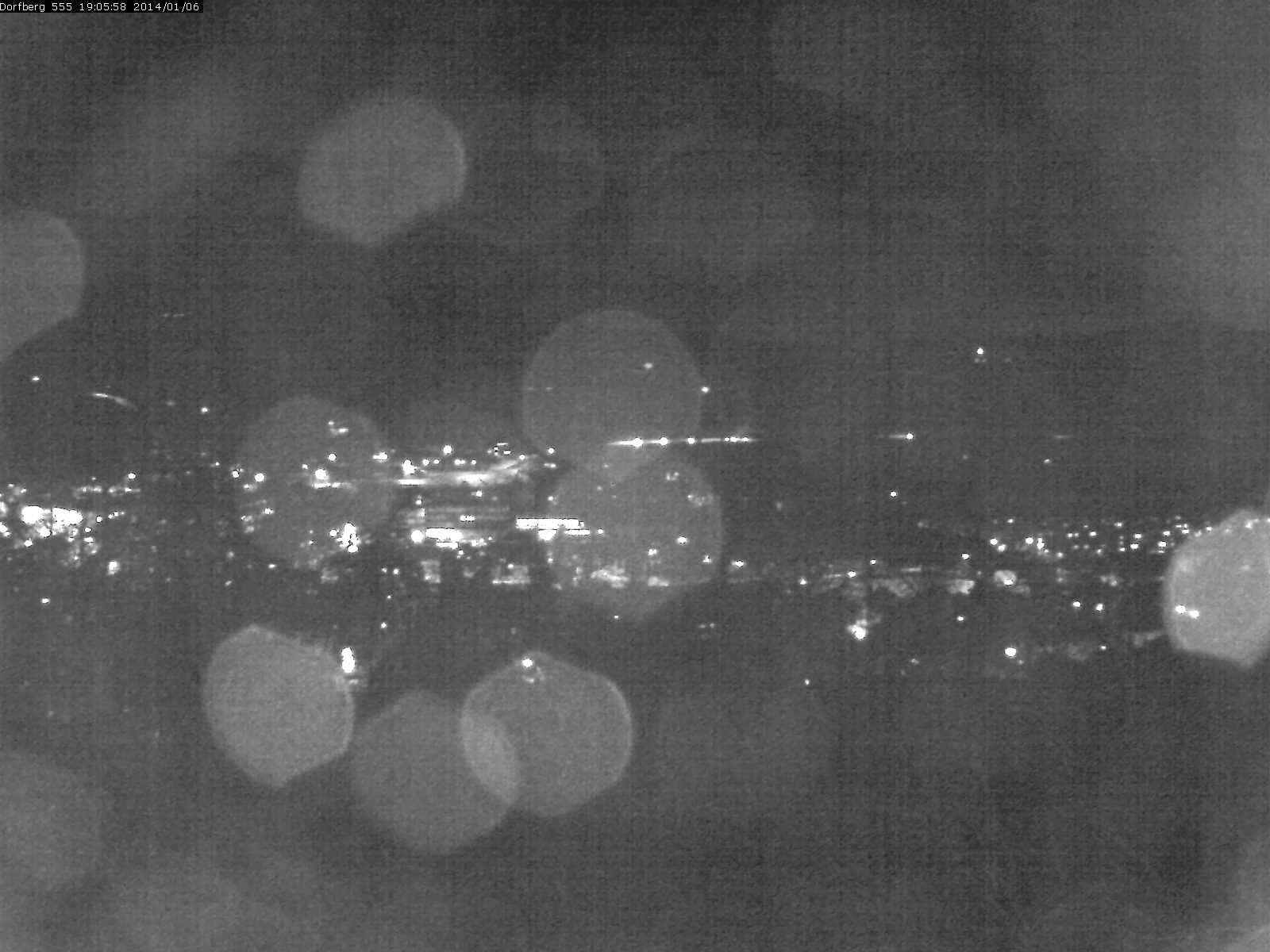 Webcam-Bild: Aussicht vom Dorfberg in Langnau 20140106-190600