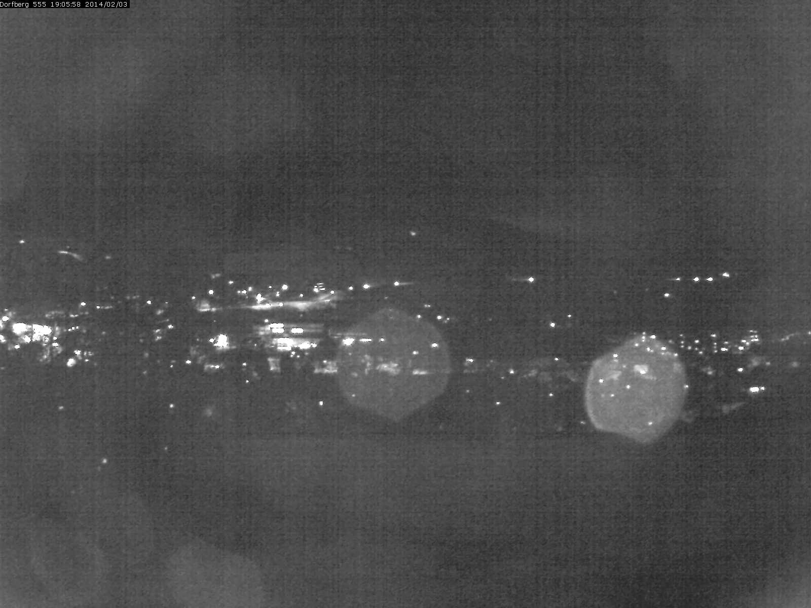 Webcam-Bild: Aussicht vom Dorfberg in Langnau 20140203-190600