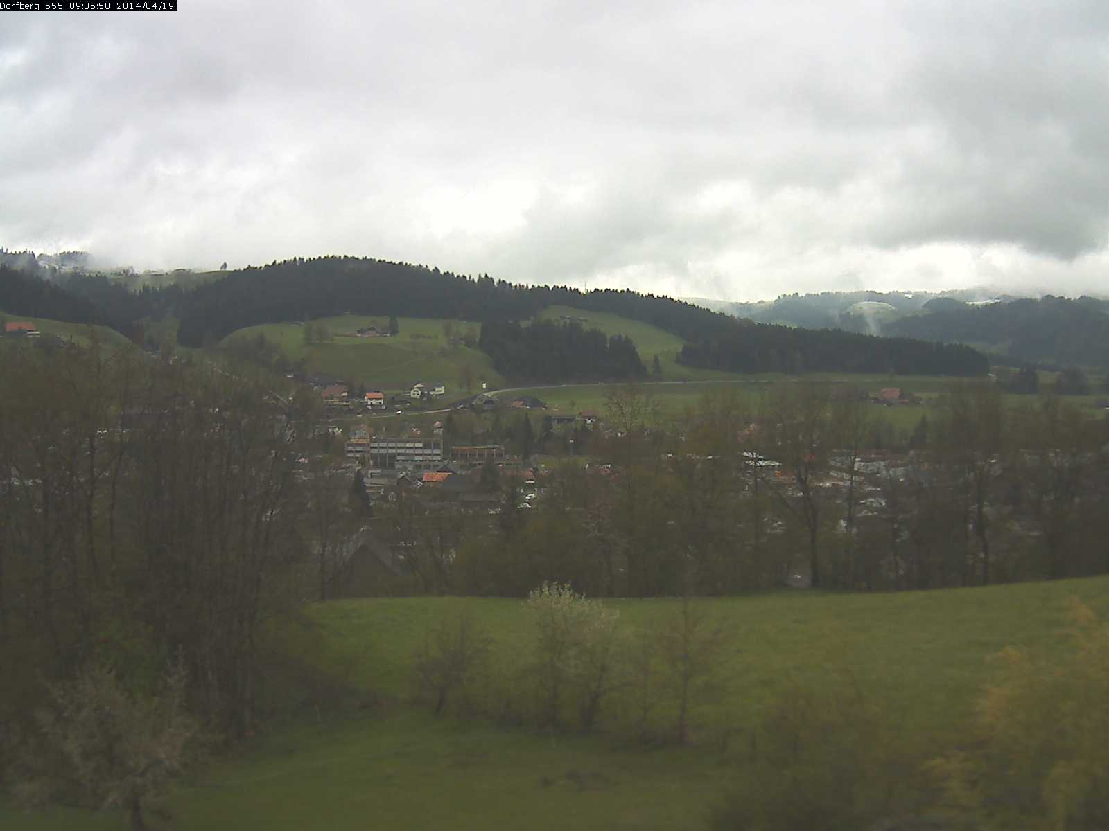 Webcam-Bild: Aussicht vom Dorfberg in Langnau 20140419-090600