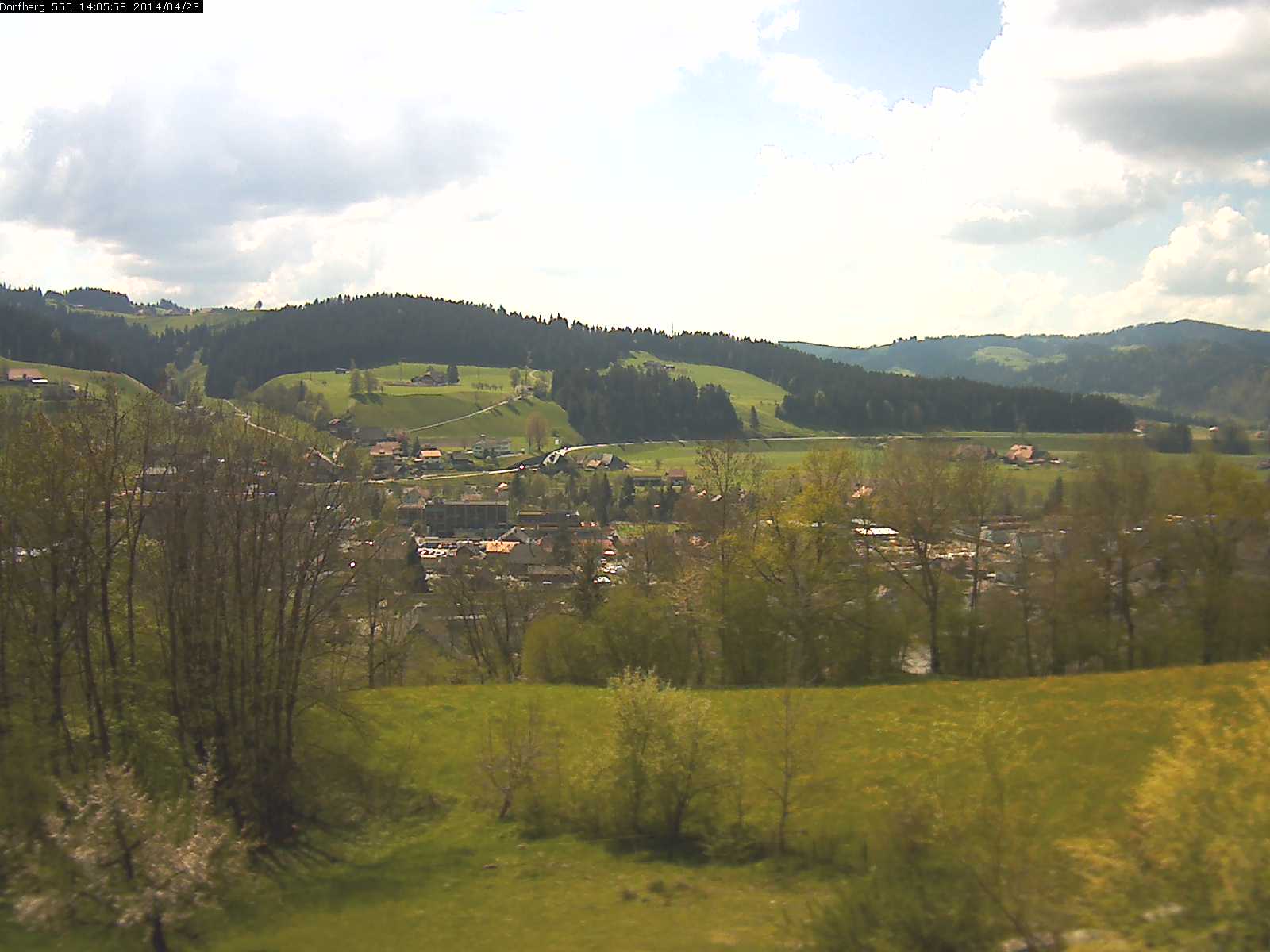 Webcam-Bild: Aussicht vom Dorfberg in Langnau 20140423-140600