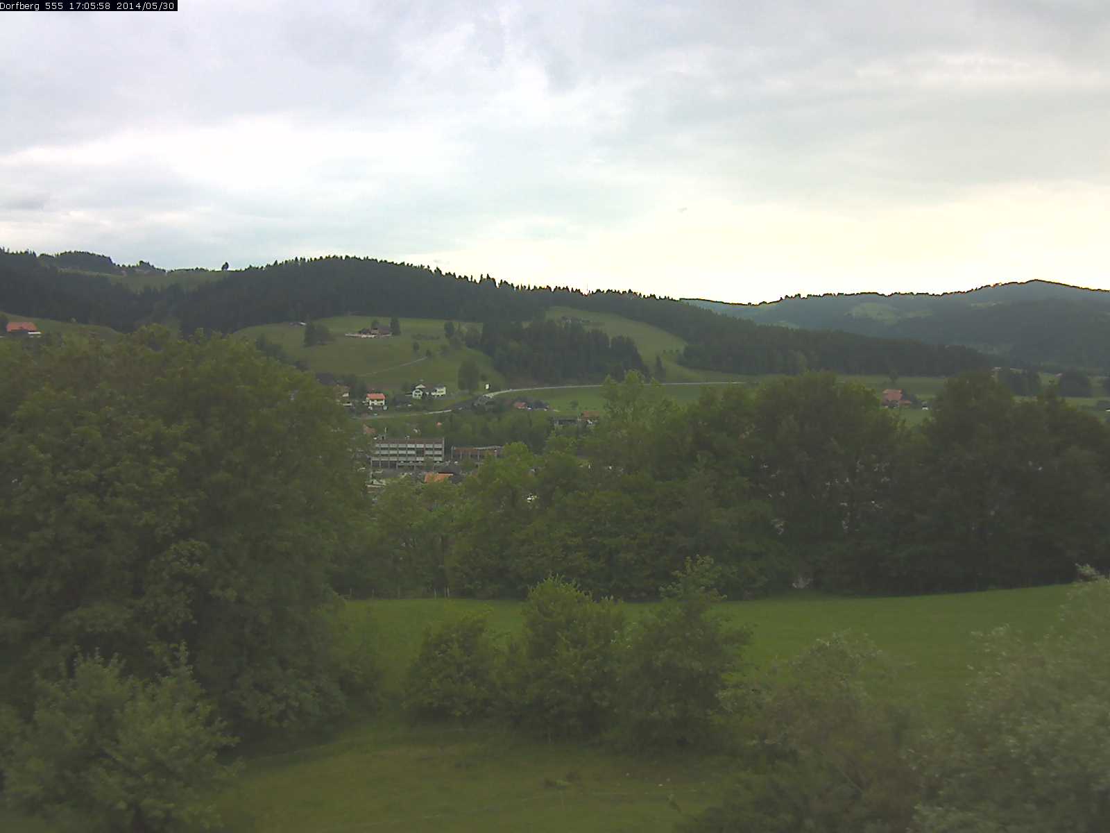 Webcam-Bild: Aussicht vom Dorfberg in Langnau 20140530-170600