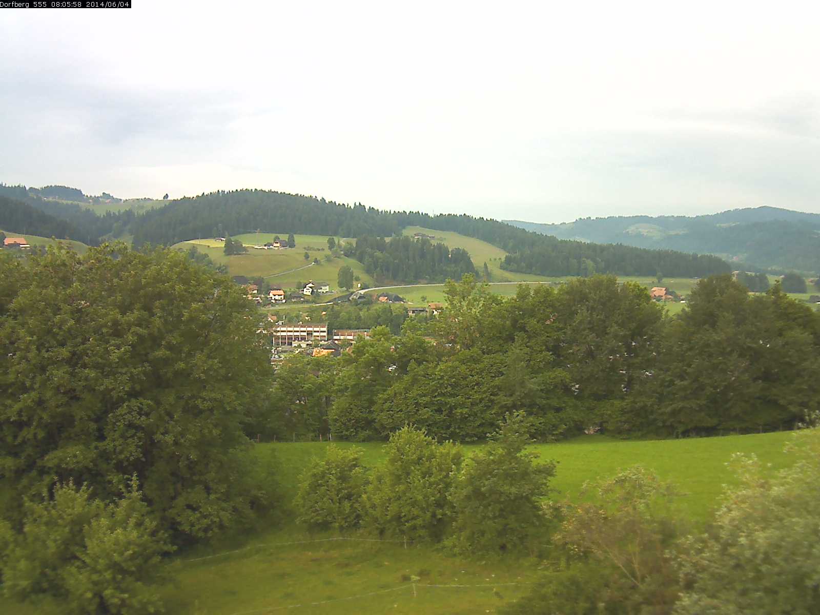 Webcam-Bild: Aussicht vom Dorfberg in Langnau 20140604-080600