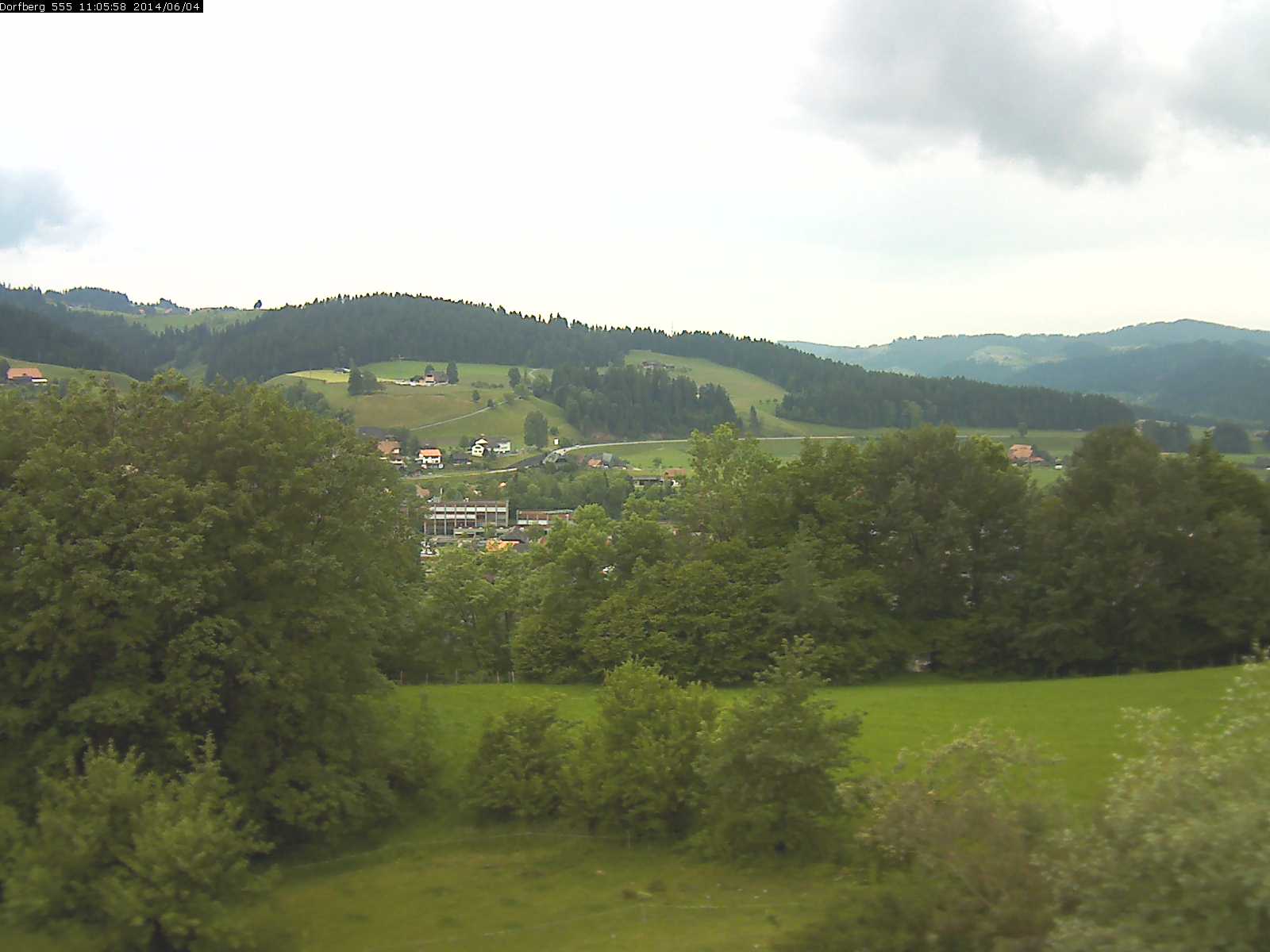 Webcam-Bild: Aussicht vom Dorfberg in Langnau 20140604-110600