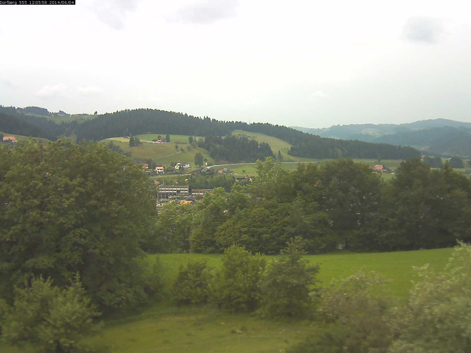 Webcam-Bild: Aussicht vom Dorfberg in Langnau 20140604-120600