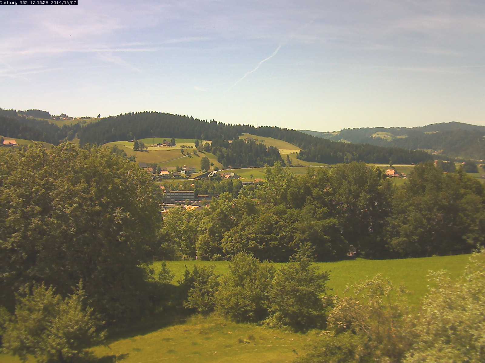Webcam-Bild: Aussicht vom Dorfberg in Langnau 20140607-120600