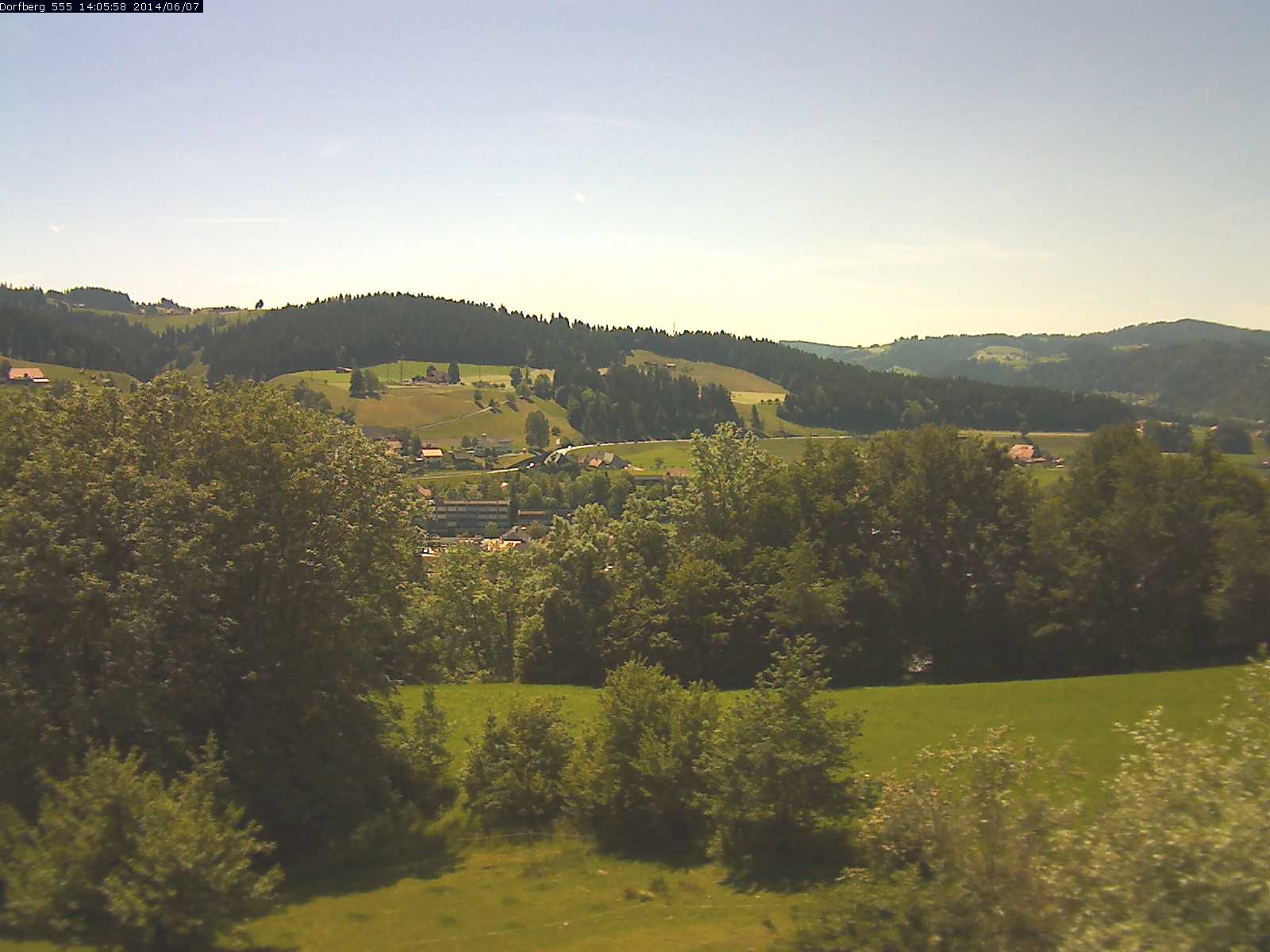 Webcam-Bild: Aussicht vom Dorfberg in Langnau 20140607-140600