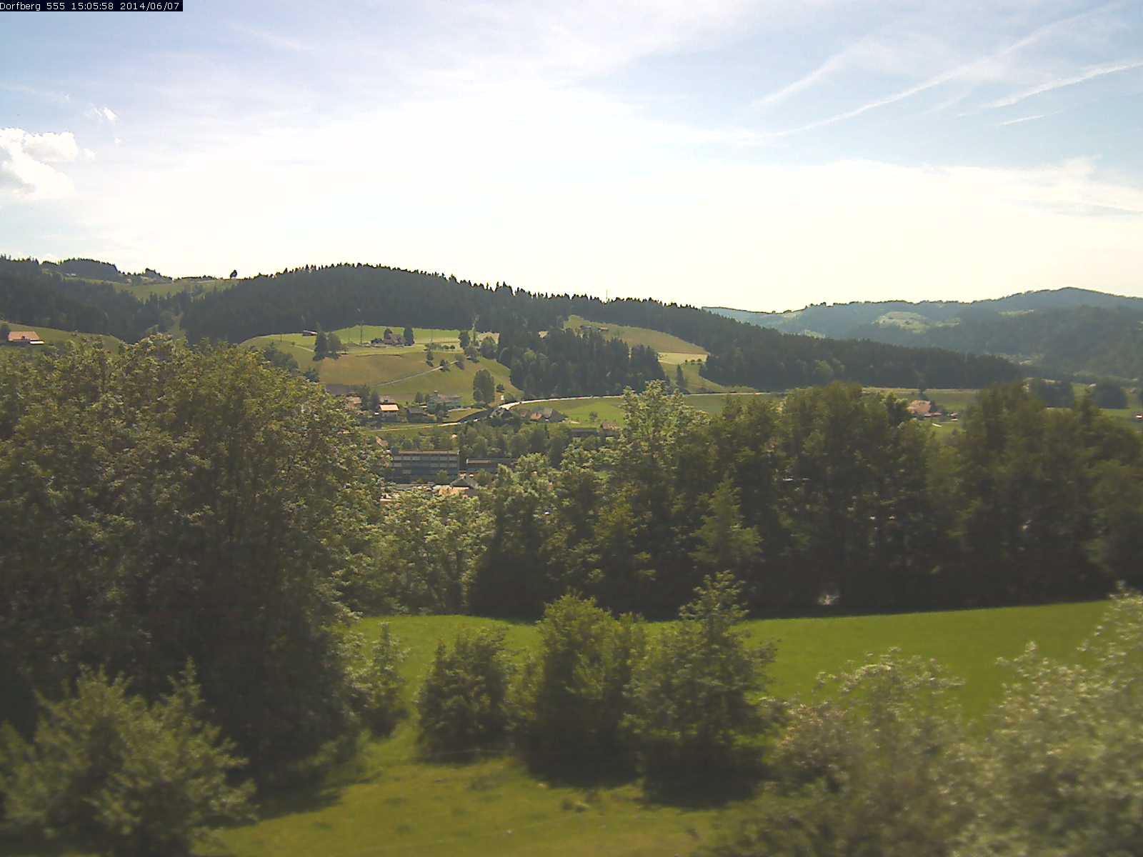 Webcam-Bild: Aussicht vom Dorfberg in Langnau 20140607-150600
