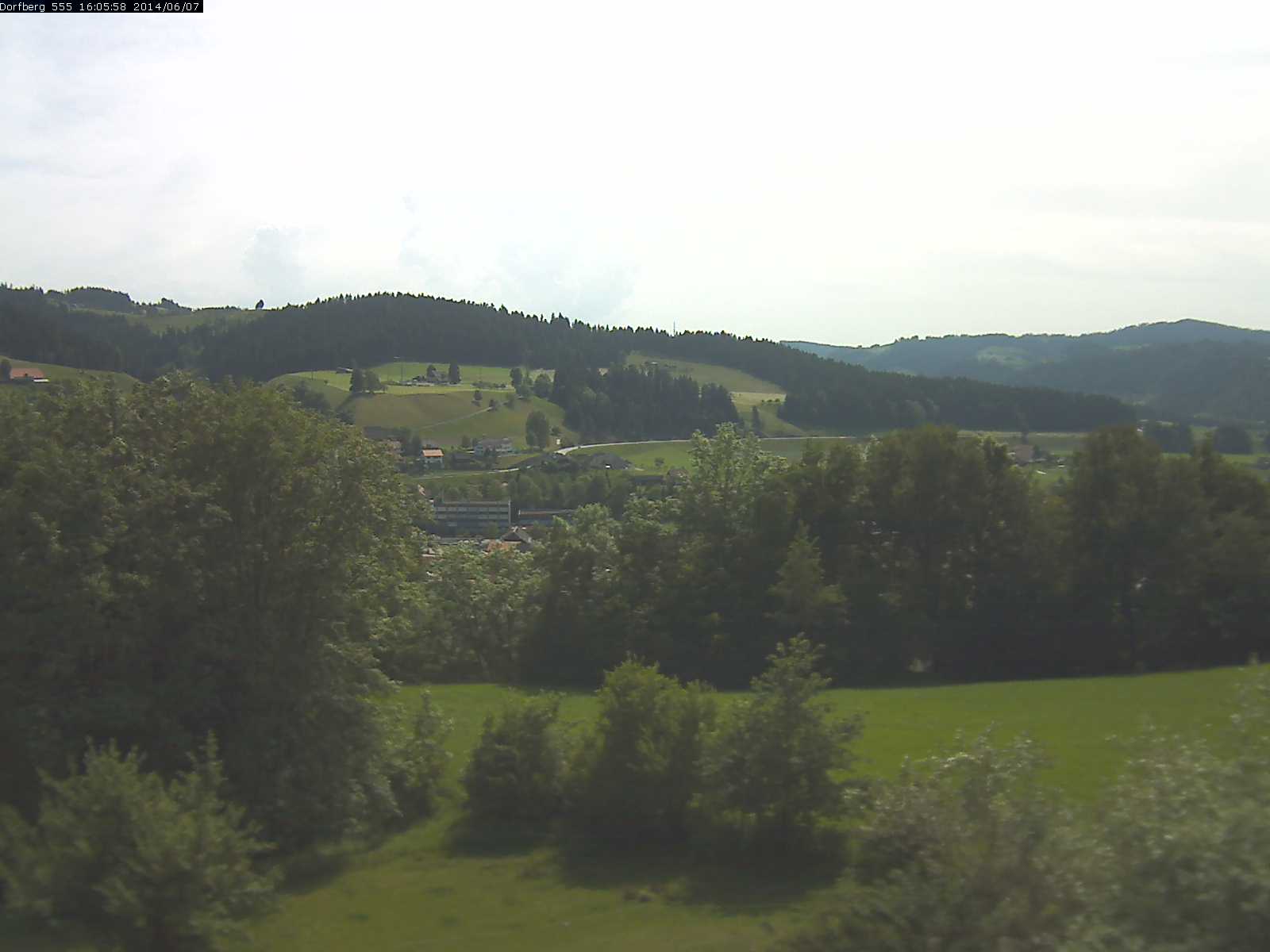 Webcam-Bild: Aussicht vom Dorfberg in Langnau 20140607-160600