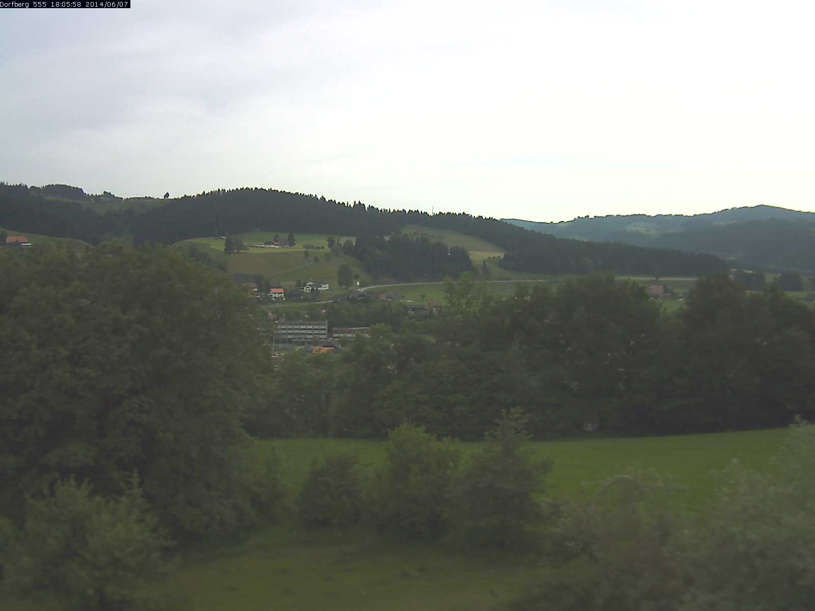 Webcam-Bild: Aussicht vom Dorfberg in Langnau 20140607-180600