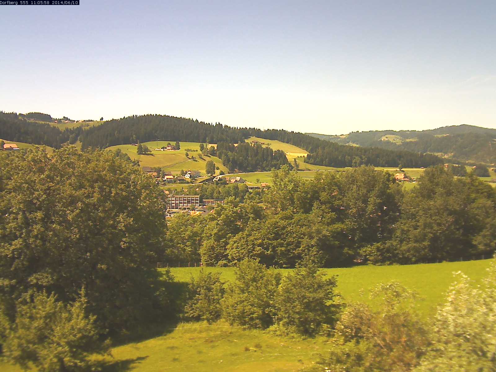 Webcam-Bild: Aussicht vom Dorfberg in Langnau 20140610-110600