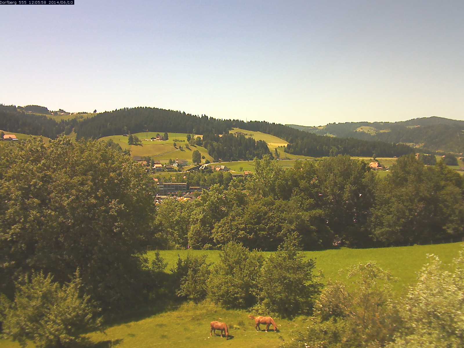 Webcam-Bild: Aussicht vom Dorfberg in Langnau 20140610-120600