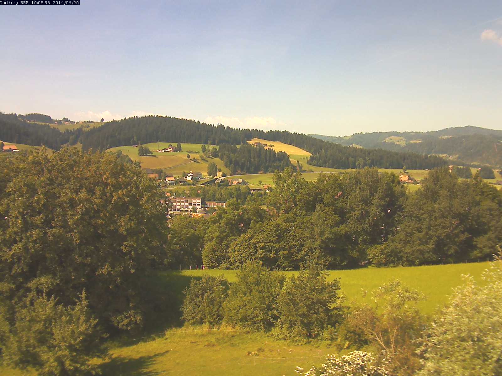 Webcam-Bild: Aussicht vom Dorfberg in Langnau 20140620-100600