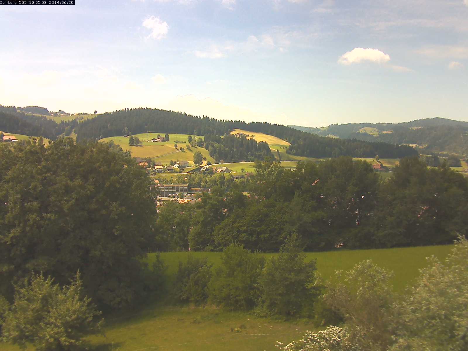Webcam-Bild: Aussicht vom Dorfberg in Langnau 20140620-120600