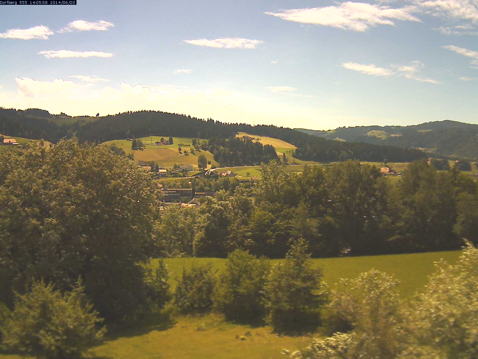 Webcam-Bild: Aussicht vom Dorfberg in Langnau 20140620-140600