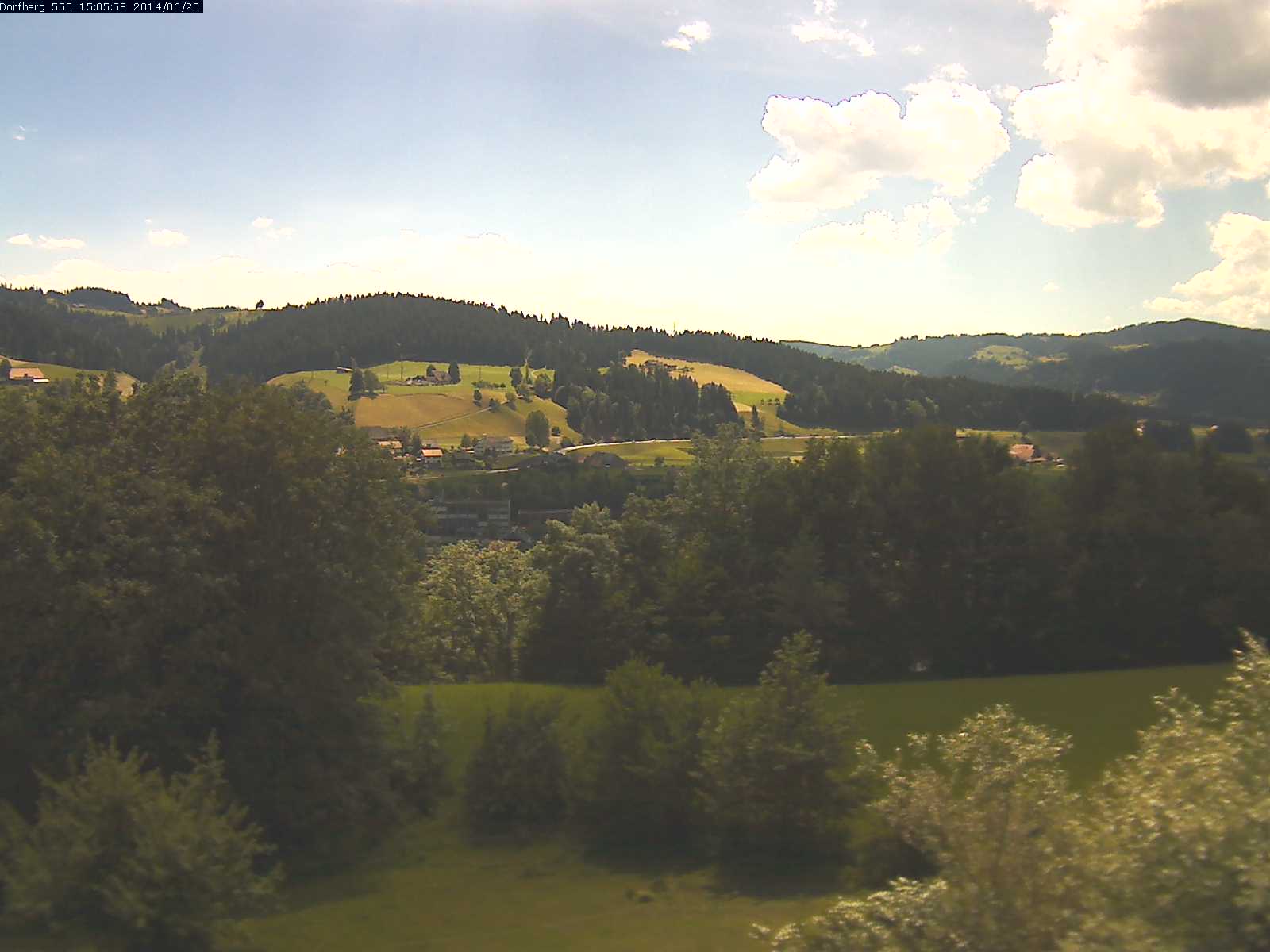 Webcam-Bild: Aussicht vom Dorfberg in Langnau 20140620-150600