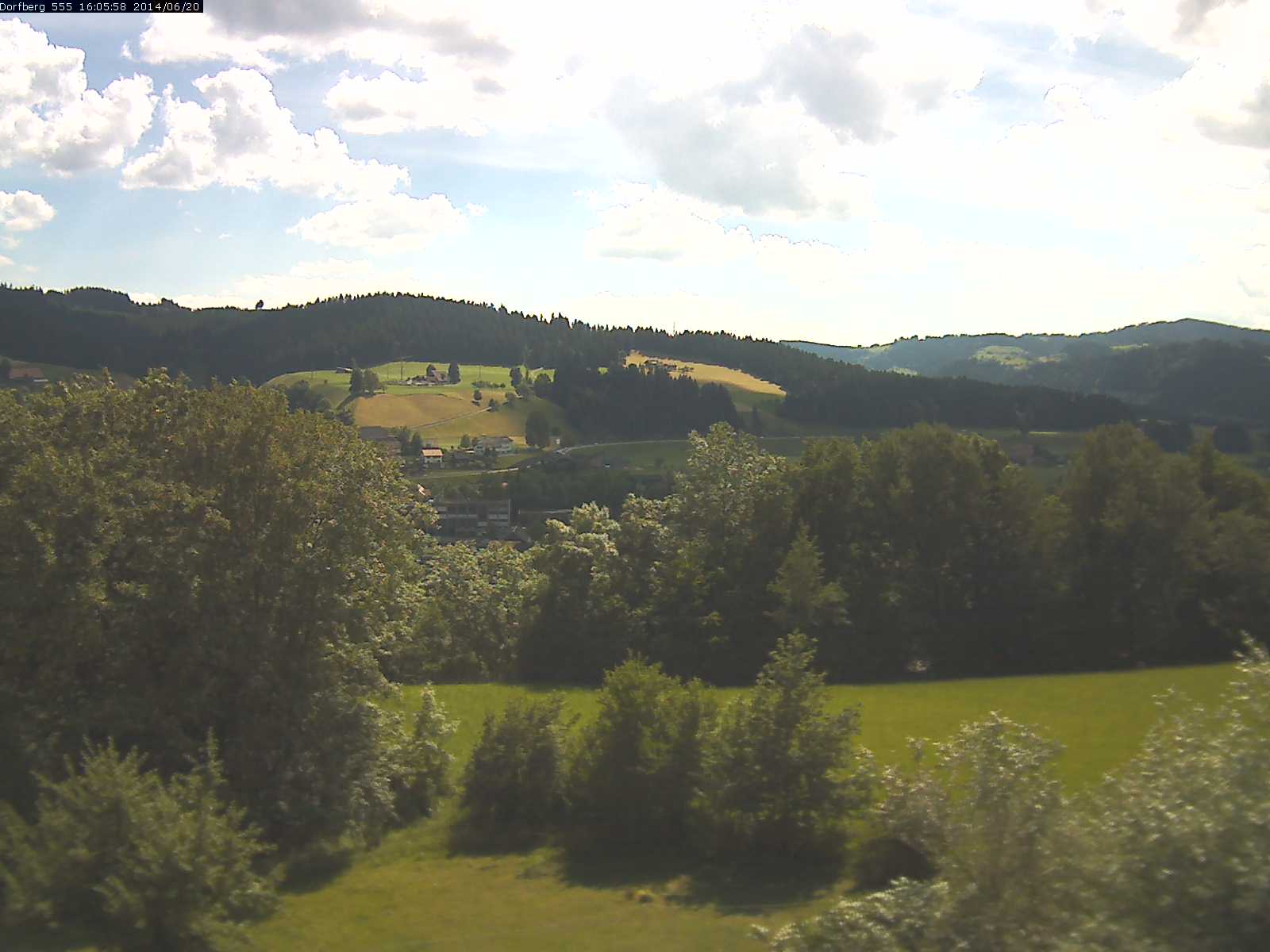Webcam-Bild: Aussicht vom Dorfberg in Langnau 20140620-160600