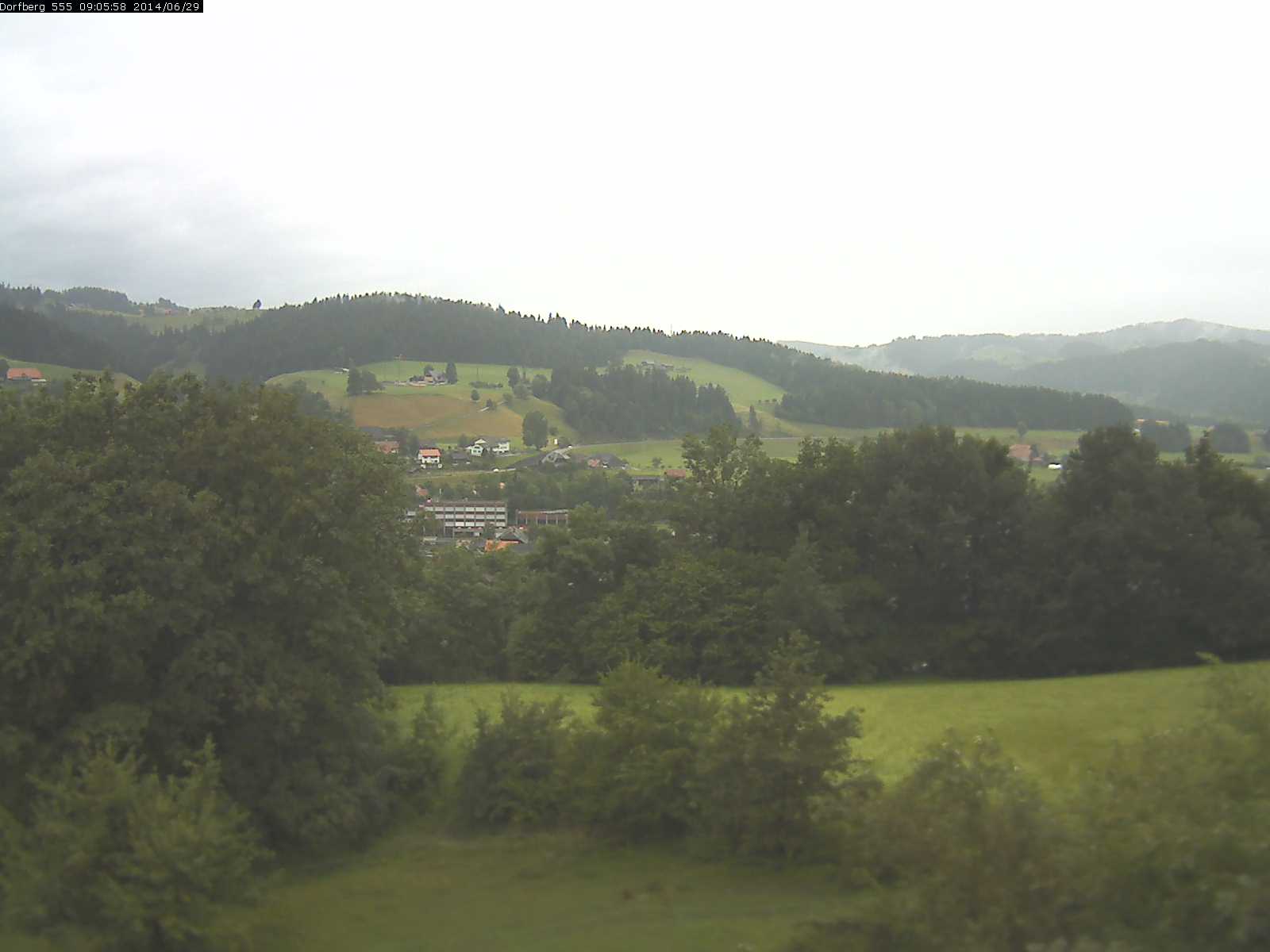 Webcam-Bild: Aussicht vom Dorfberg in Langnau 20140629-090600