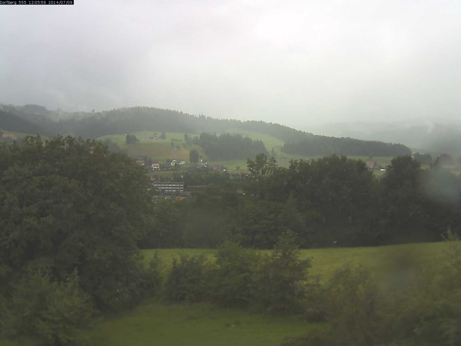 Webcam-Bild: Aussicht vom Dorfberg in Langnau 20140709-120600