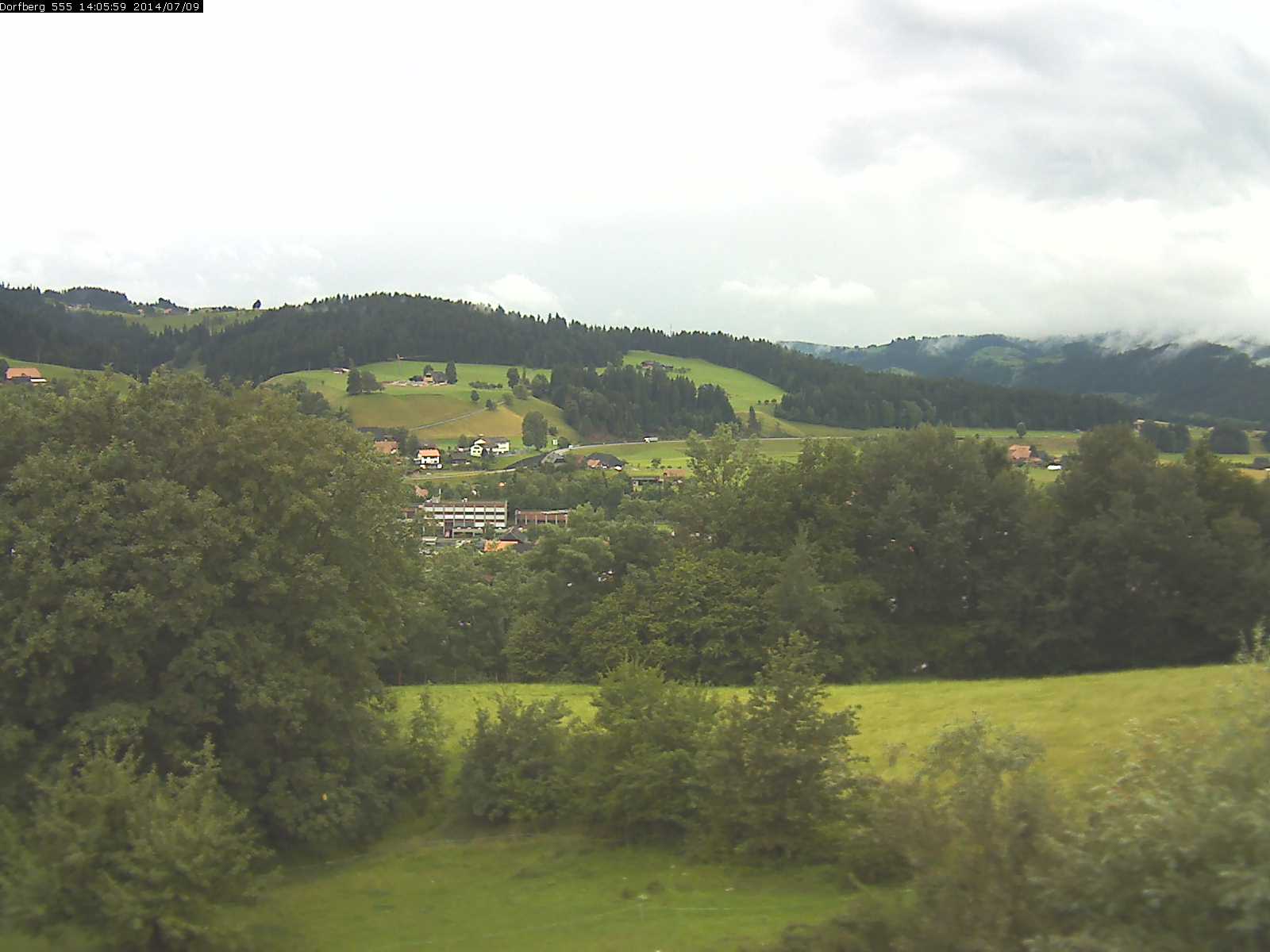 Webcam-Bild: Aussicht vom Dorfberg in Langnau 20140709-140600