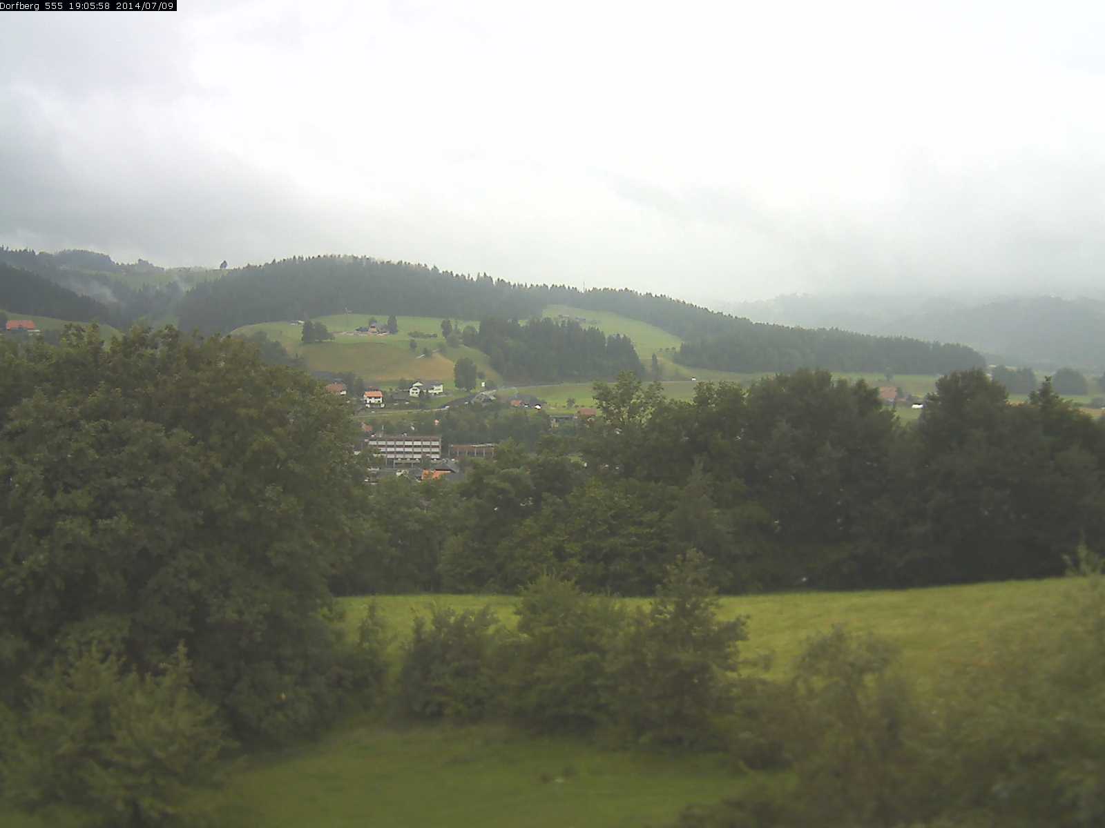 Webcam-Bild: Aussicht vom Dorfberg in Langnau 20140709-190600