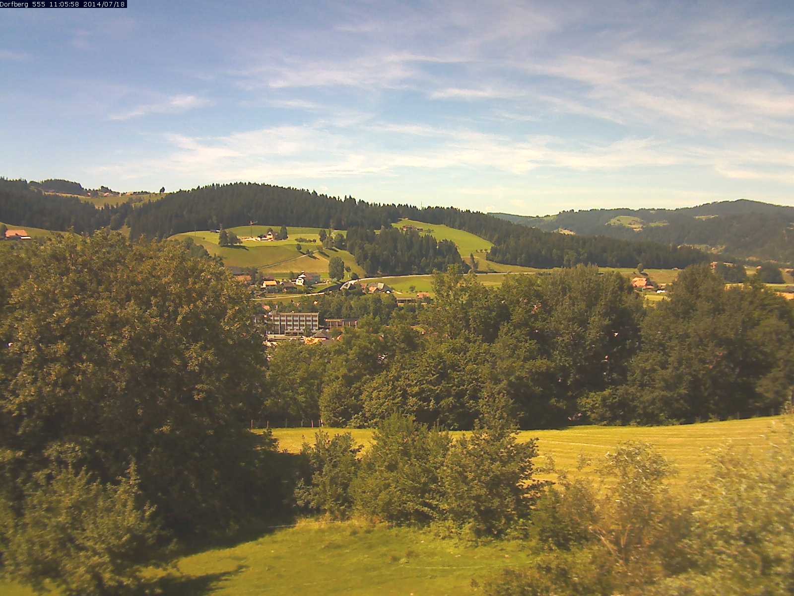 Webcam-Bild: Aussicht vom Dorfberg in Langnau 20140718-110600