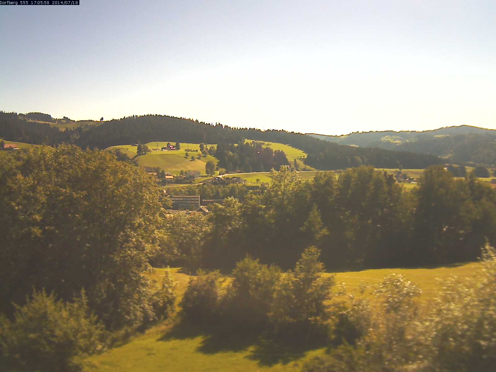 Webcam-Bild: Aussicht vom Dorfberg in Langnau 20140718-170600