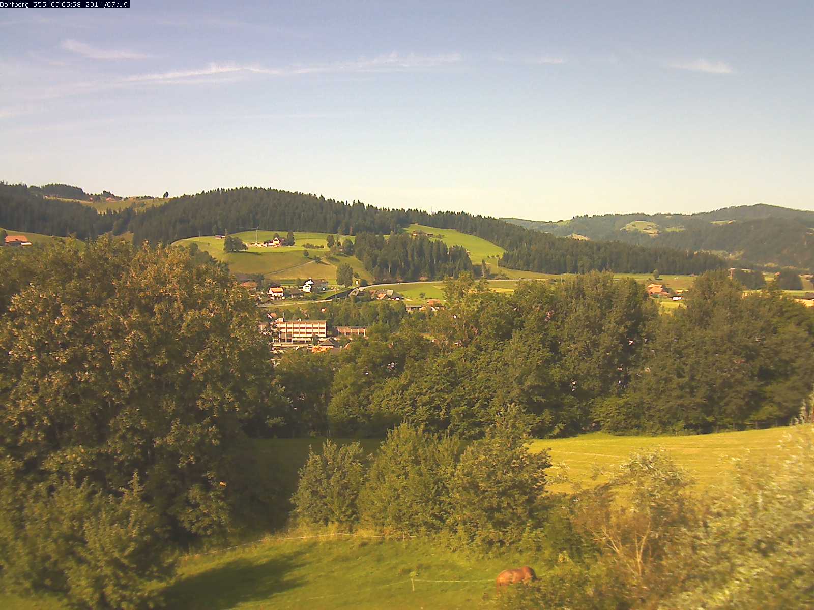 Webcam-Bild: Aussicht vom Dorfberg in Langnau 20140719-090600