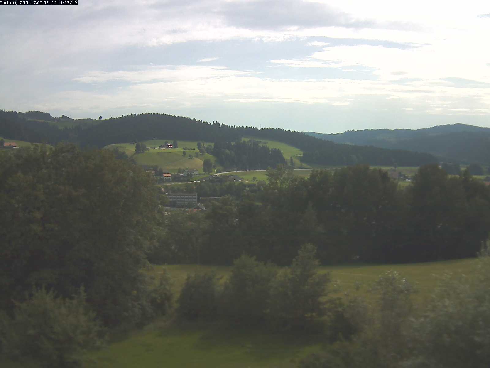 Webcam-Bild: Aussicht vom Dorfberg in Langnau 20140719-170600