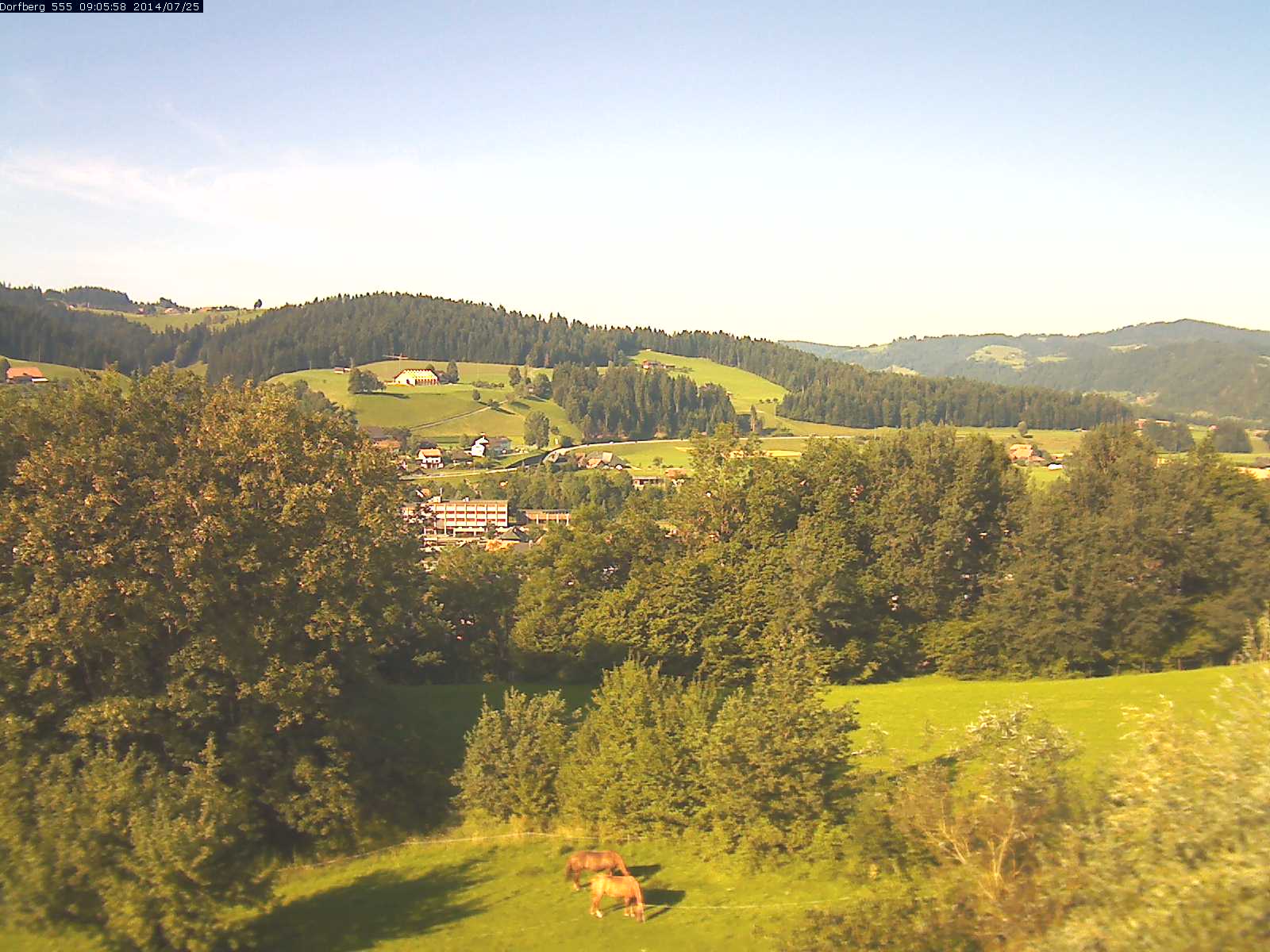 Webcam-Bild: Aussicht vom Dorfberg in Langnau 20140725-090600