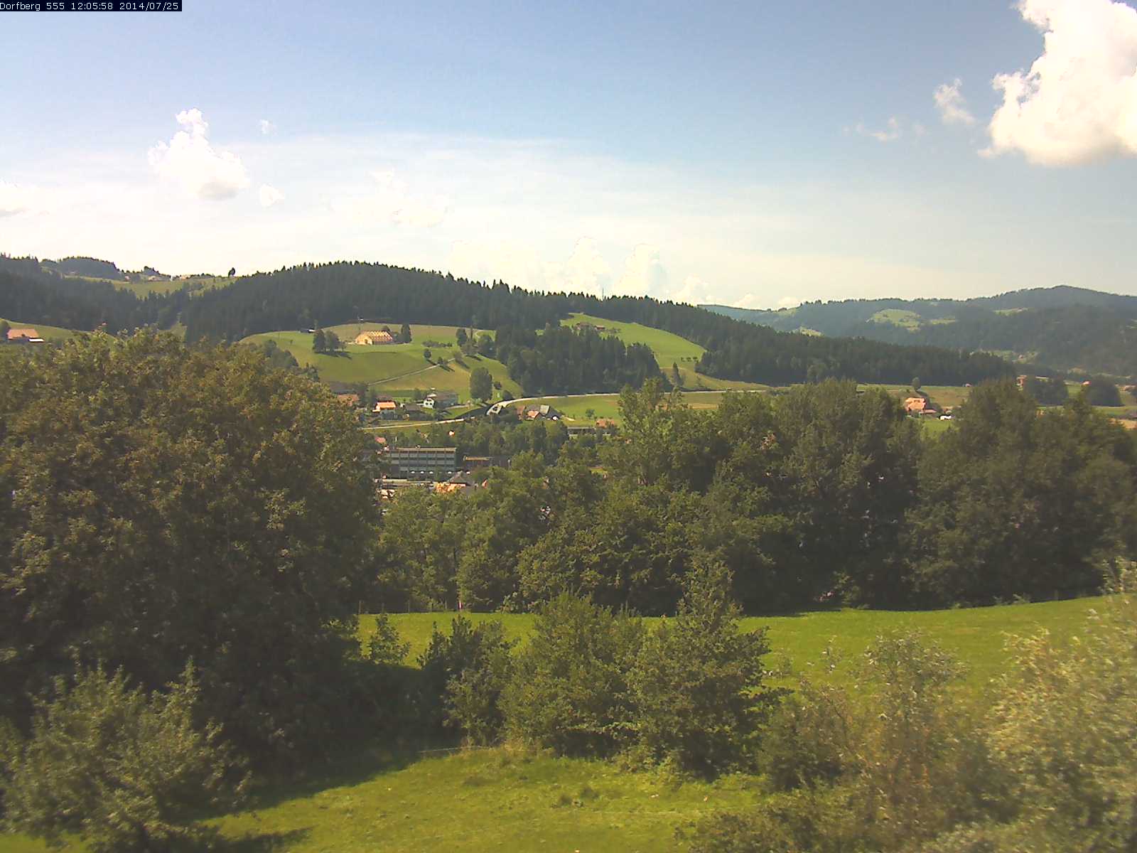 Webcam-Bild: Aussicht vom Dorfberg in Langnau 20140725-120600