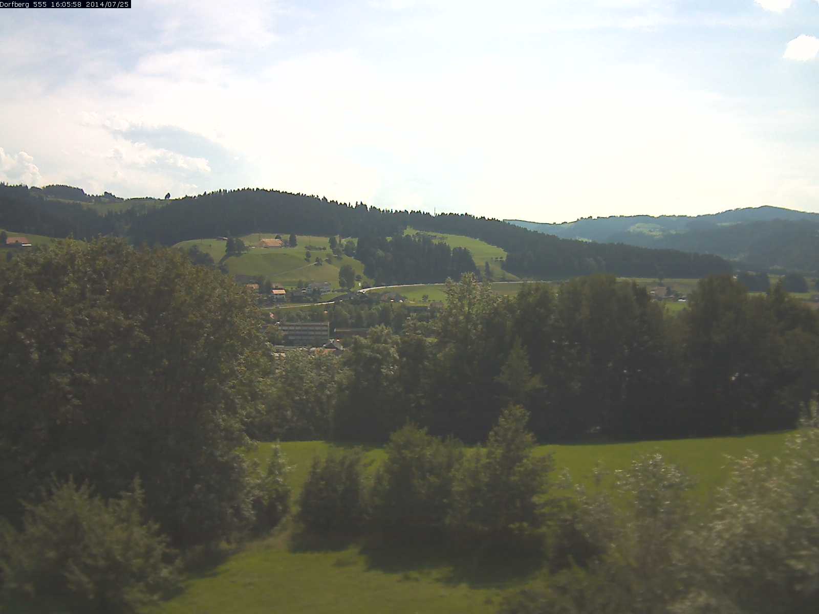Webcam-Bild: Aussicht vom Dorfberg in Langnau 20140725-160600