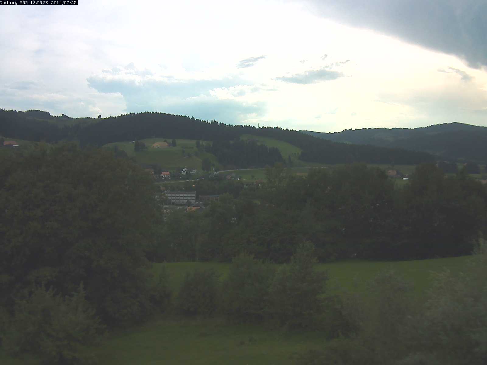Webcam-Bild: Aussicht vom Dorfberg in Langnau 20140725-180600