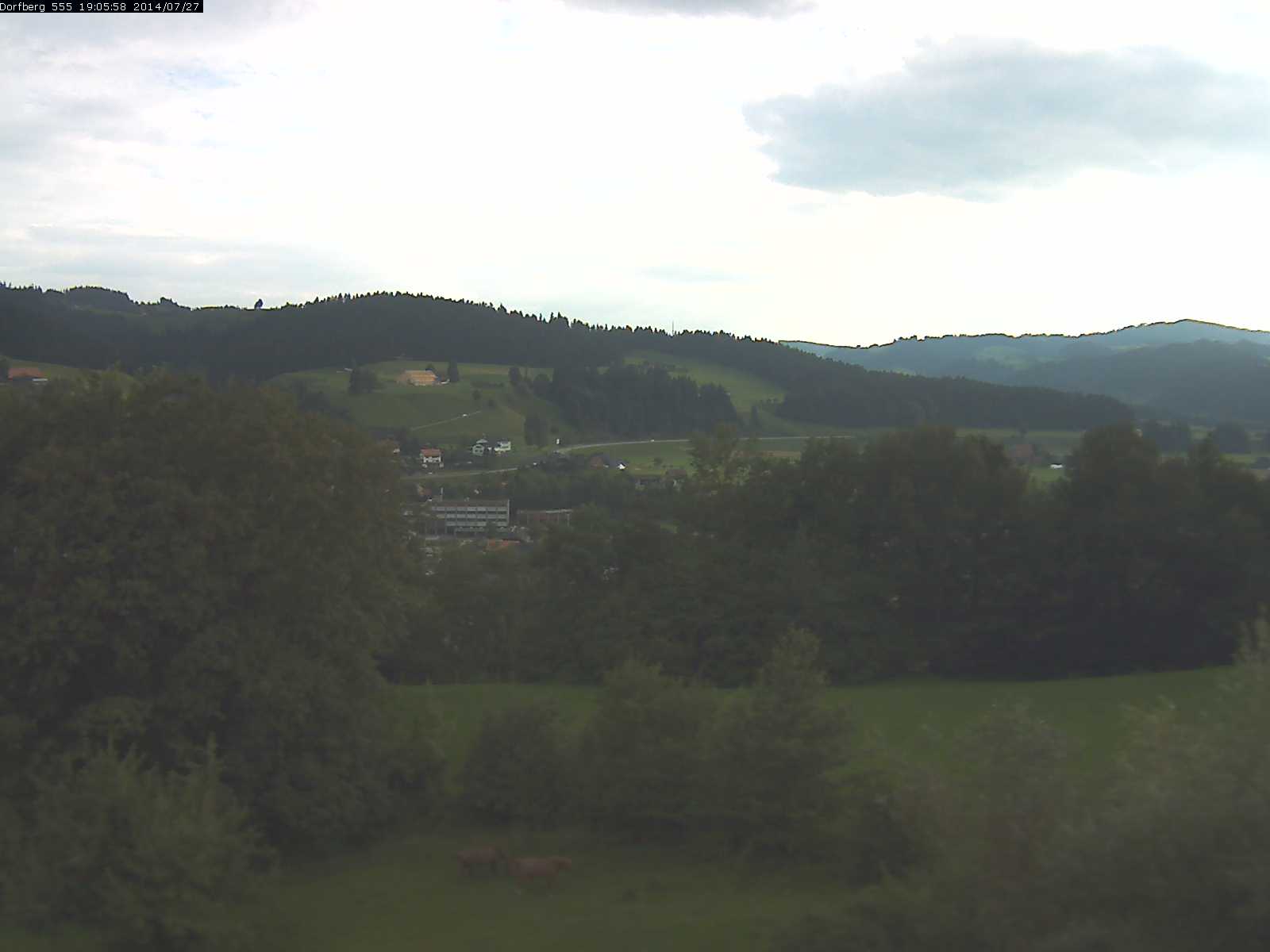 Webcam-Bild: Aussicht vom Dorfberg in Langnau 20140727-190600