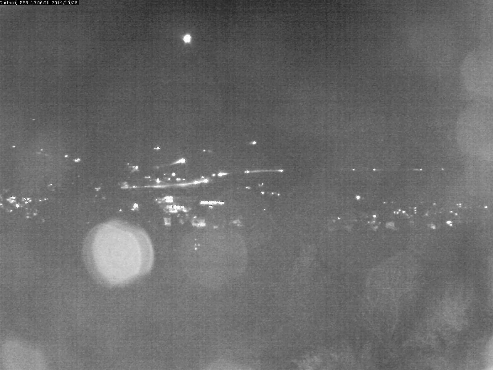 Webcam-Bild: Aussicht vom Dorfberg in Langnau 20141028-190601